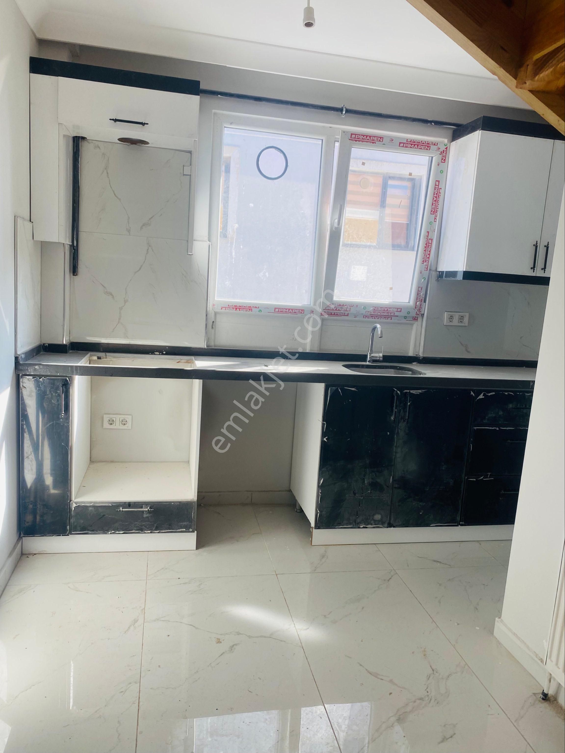Mimarsinan Mah.cadde Üzerinde Kiralık 4+1 Üst Dublexs Daire - Görsel 13