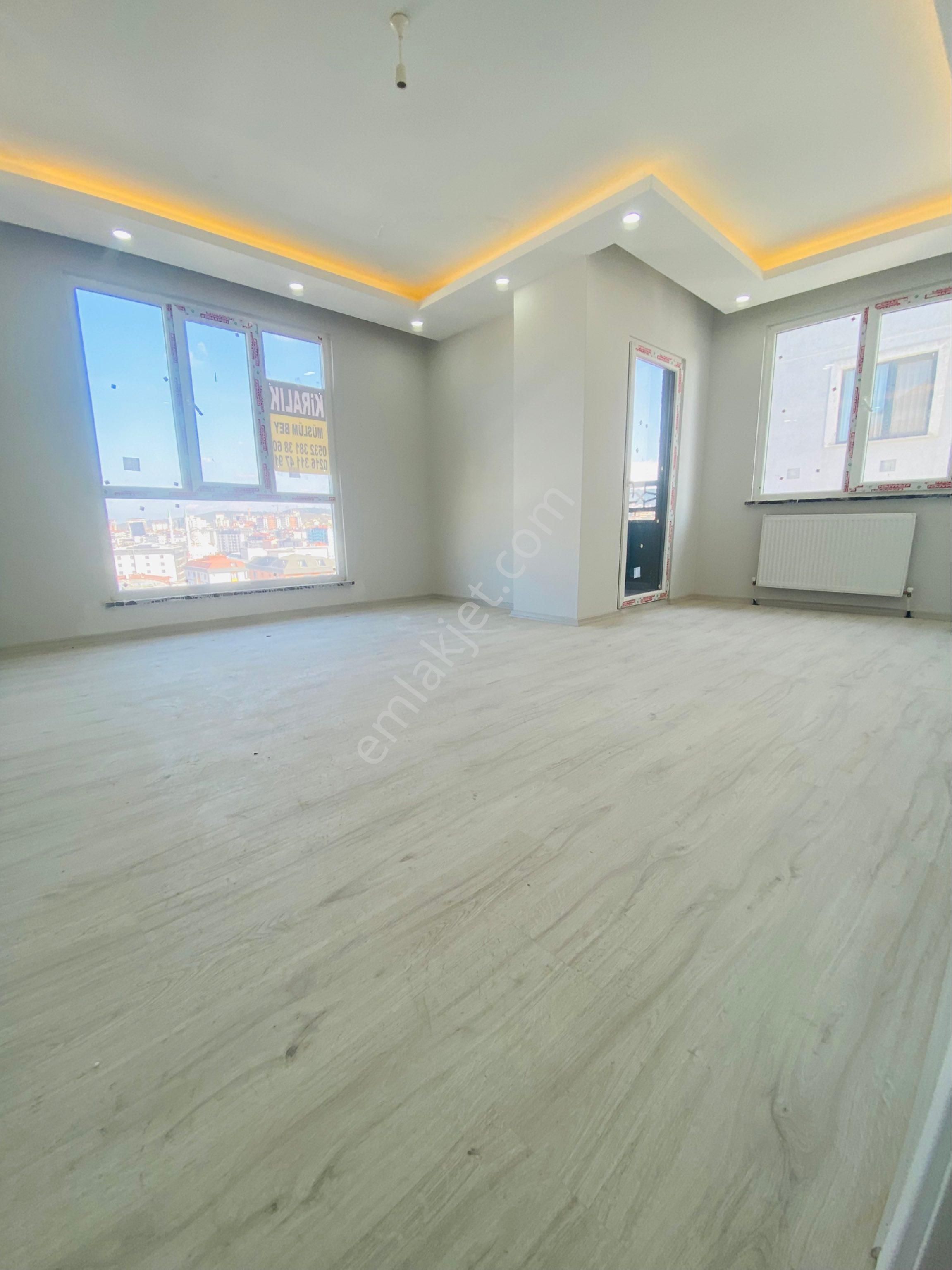 Mimarsinan Mah.cadde Üzerinde Kiralık 4+1 Üst Dublexs Daire - Görsel 29