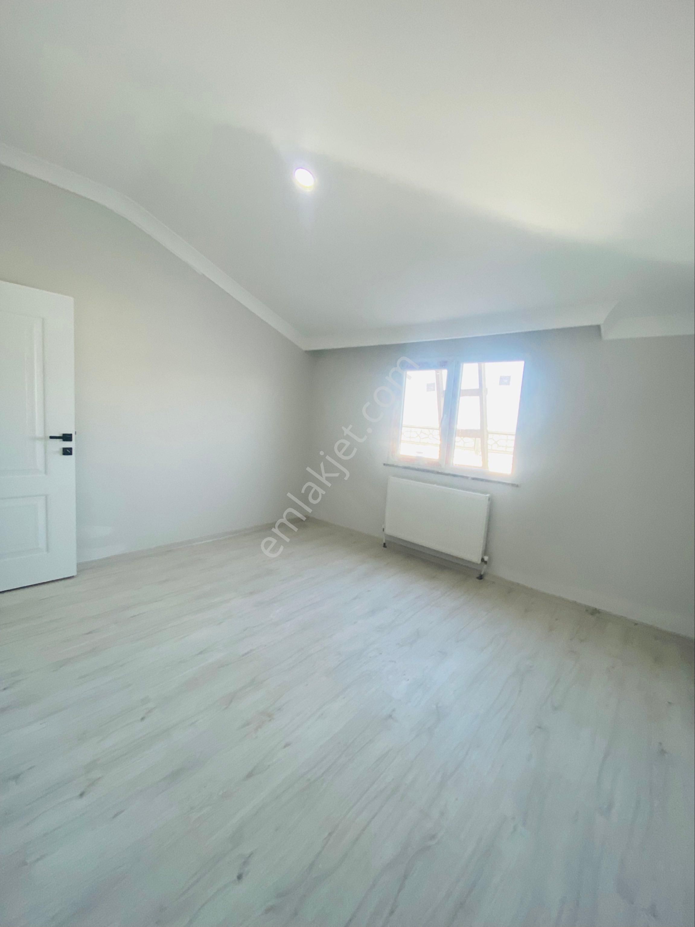Mimarsinan Mah.cadde Üzerinde Kiralık 4+1 Üst Dublexs Daire - Görsel 8