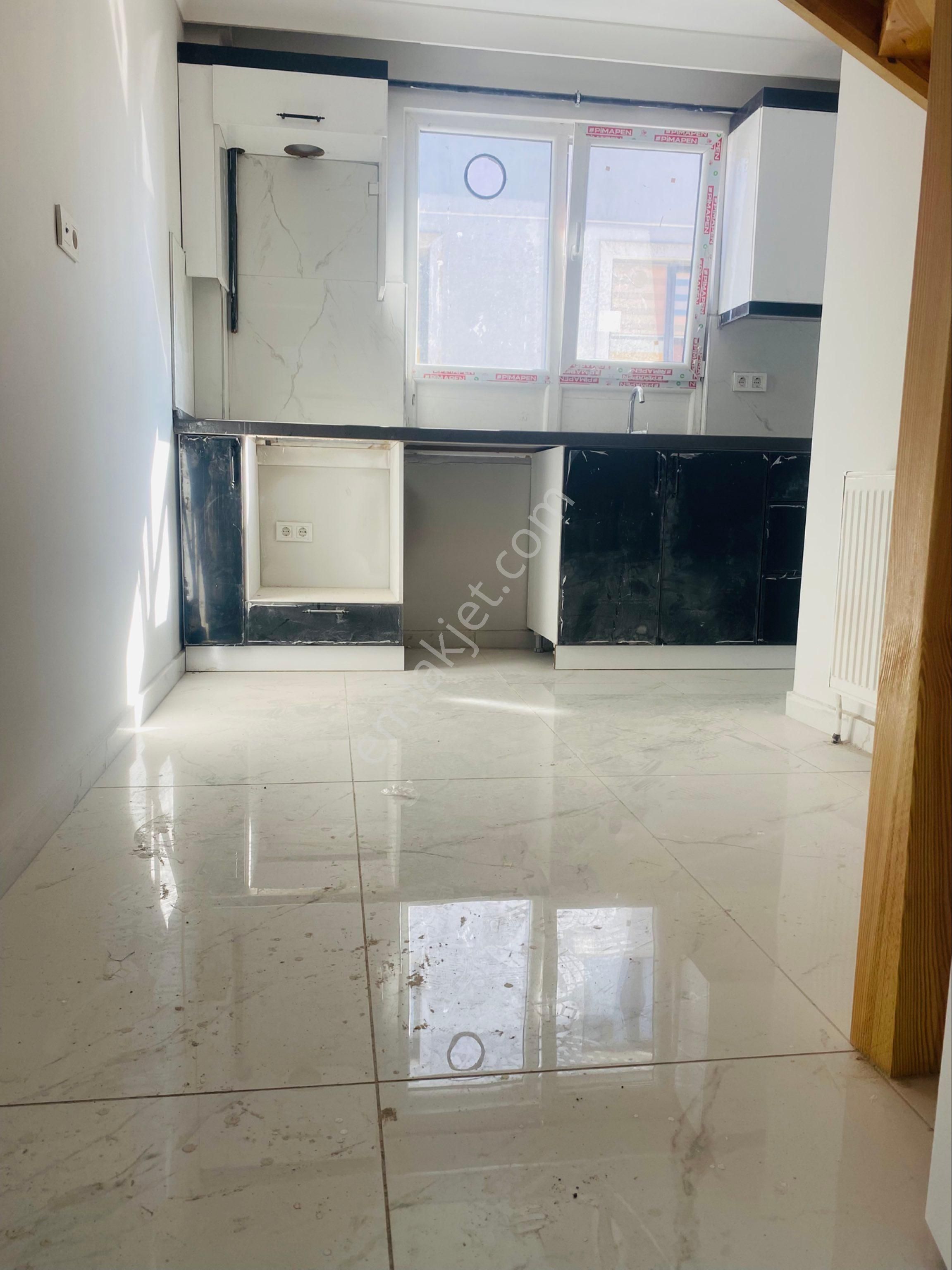 Mimarsinan Mah.cadde Üzerinde Kiralık 4+1 Üst Dublexs Daire - Görsel 12