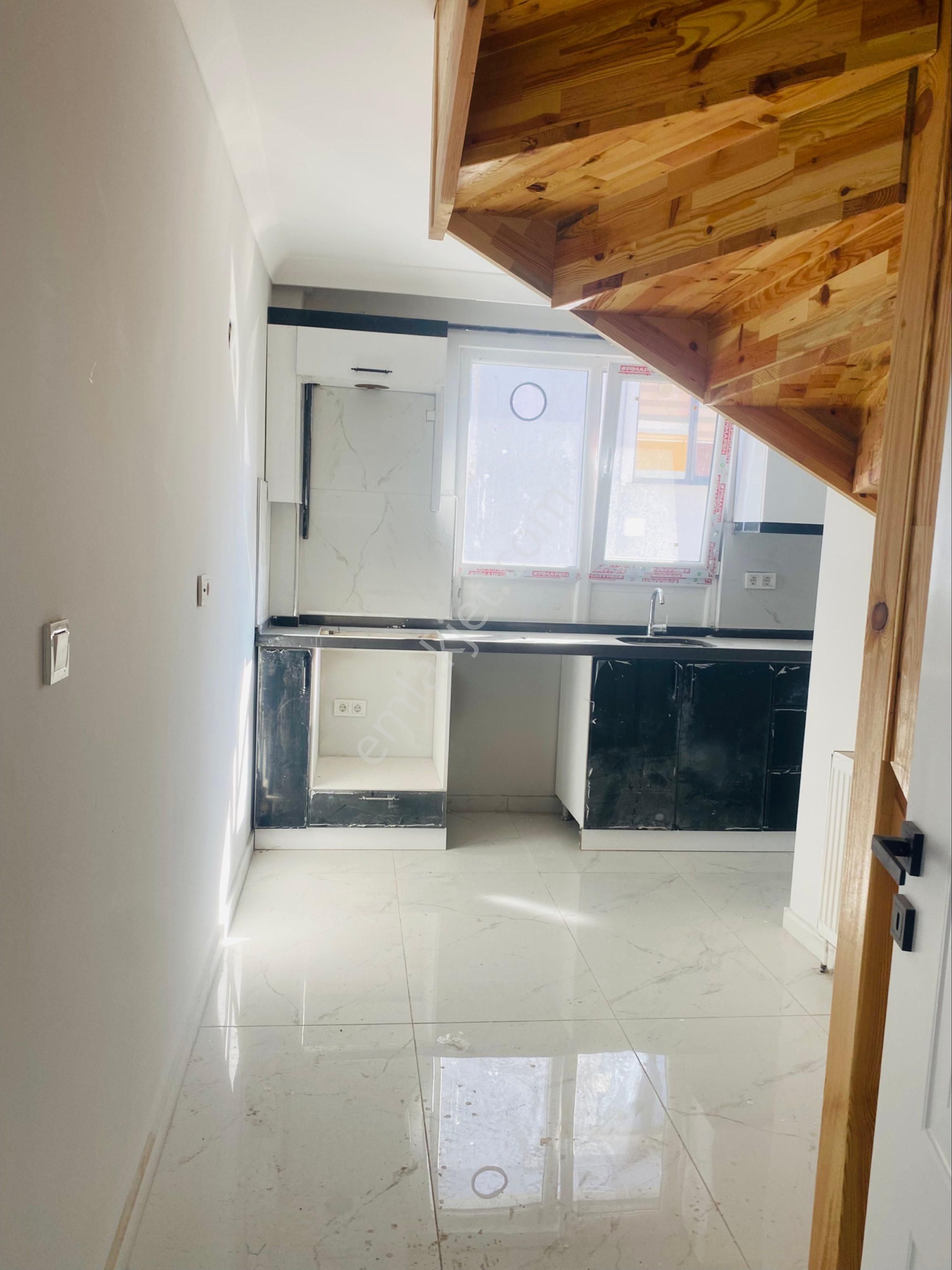 Mimarsinan Mah.cadde Üzerinde Kiralık 4+1 Üst Dublexs Daire - Görsel 32