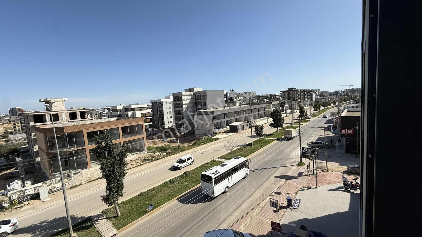 Altıntaşta Kardeşkentler De Katta 1+1 Kiralık Ofıs