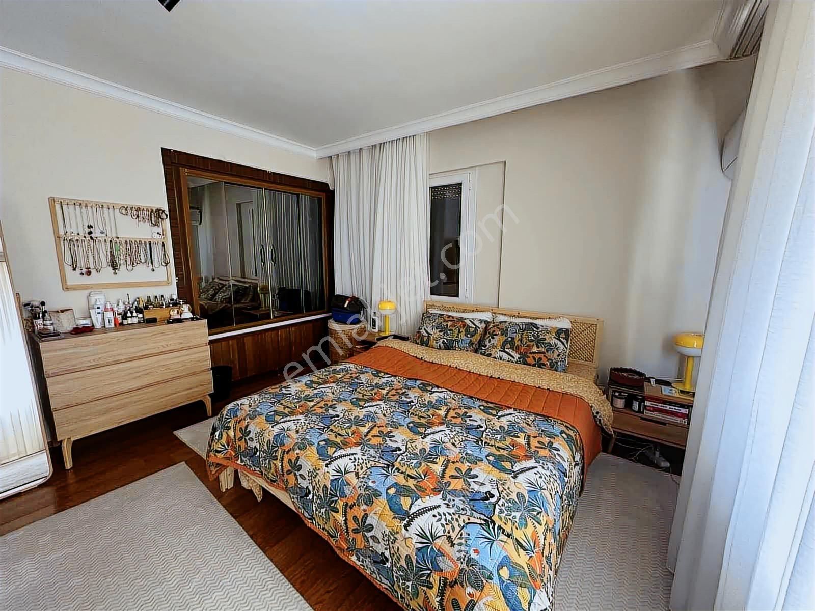 Namlı'dan Efelerde Lüks Ve 170m² Jakuzili Ebeveyn Banyolu 3+1 - Görsel 18