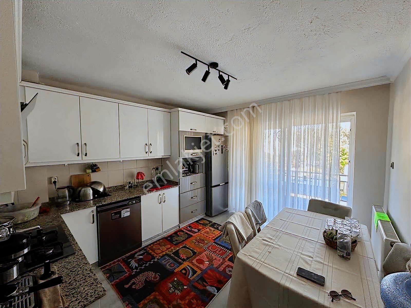 Namlı'dan Efelerde Lüks Ve 170m² Jakuzili Ebeveyn Banyolu 3+1 - Görsel 14