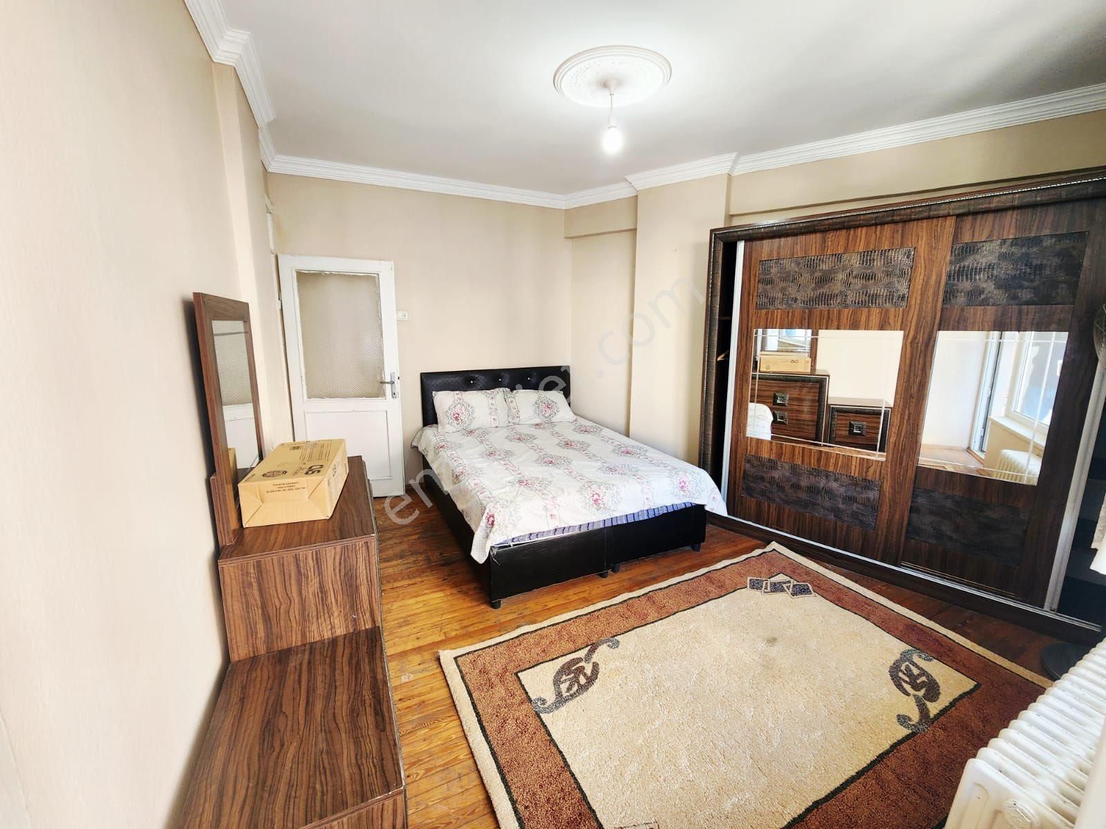 Rasathane Mahallesinde İci Temiz Satılık Daire - Görsel 13