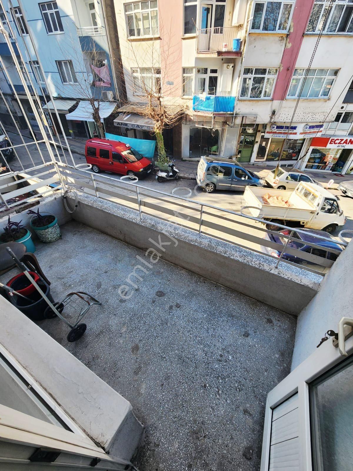 Rasathane Mahallesinde İci Temiz Satılık Daire - Görsel 10