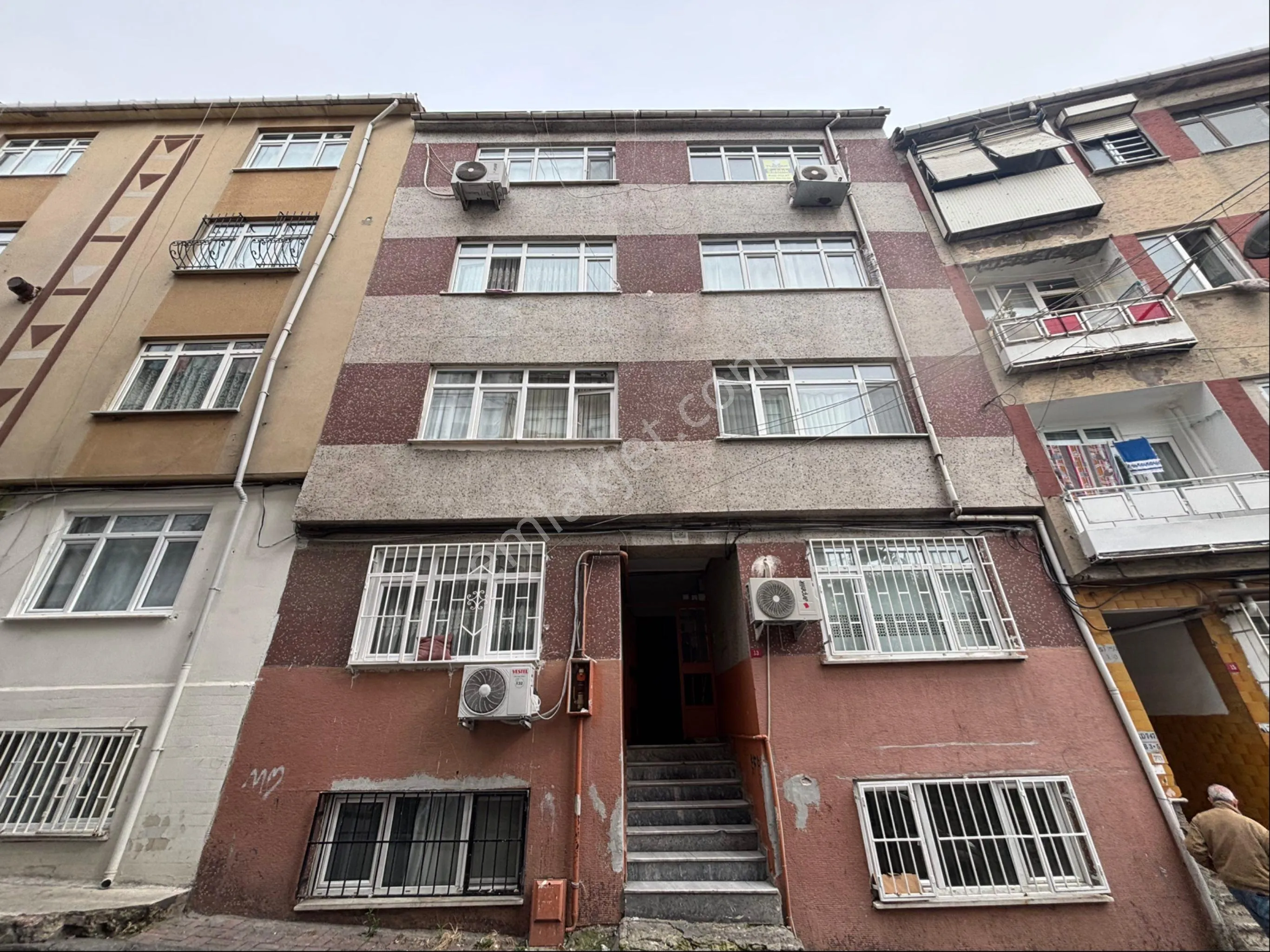 Fatih Karagümrükte Tadilatlı&bakımlı Satılık 2+1 Daire