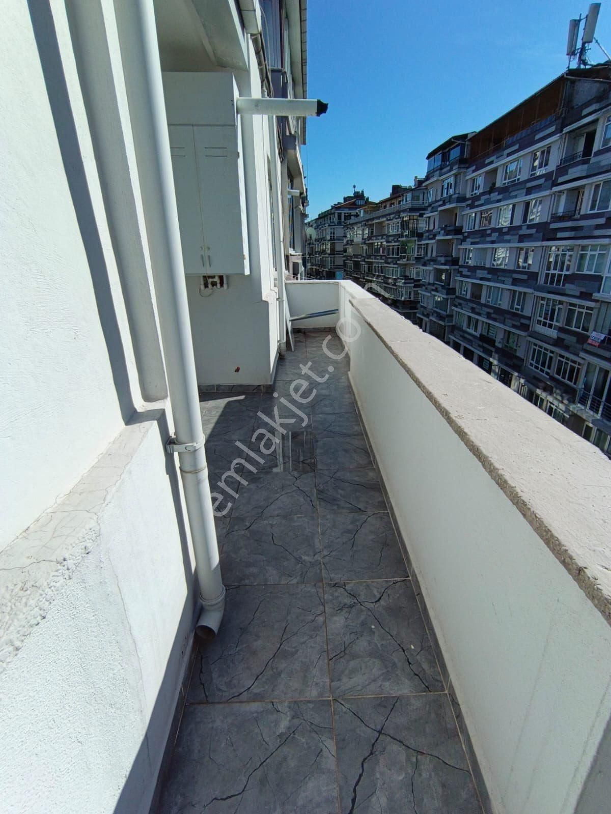 Ciftlik Cadde Uzerinde İci Full Yapılı Satılık Daire - Görsel 20