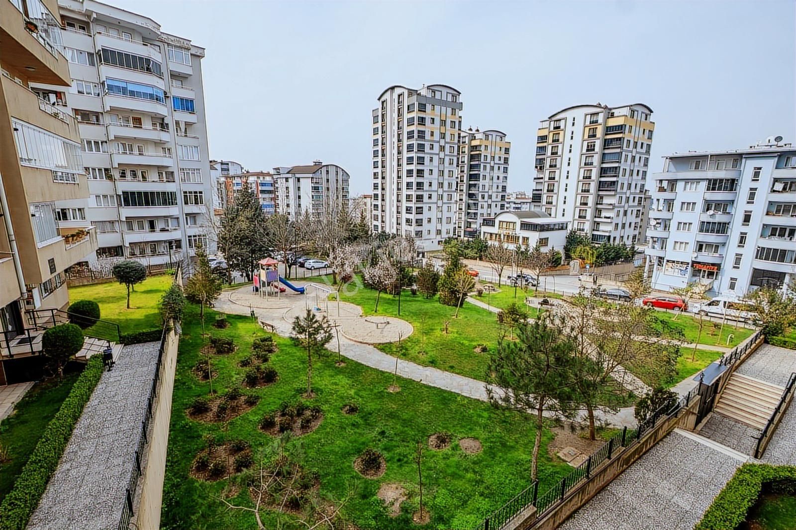 Remax Advantage'dan Erıklı 75.yılda Park Manzaralı 3+1 Boş Daıre