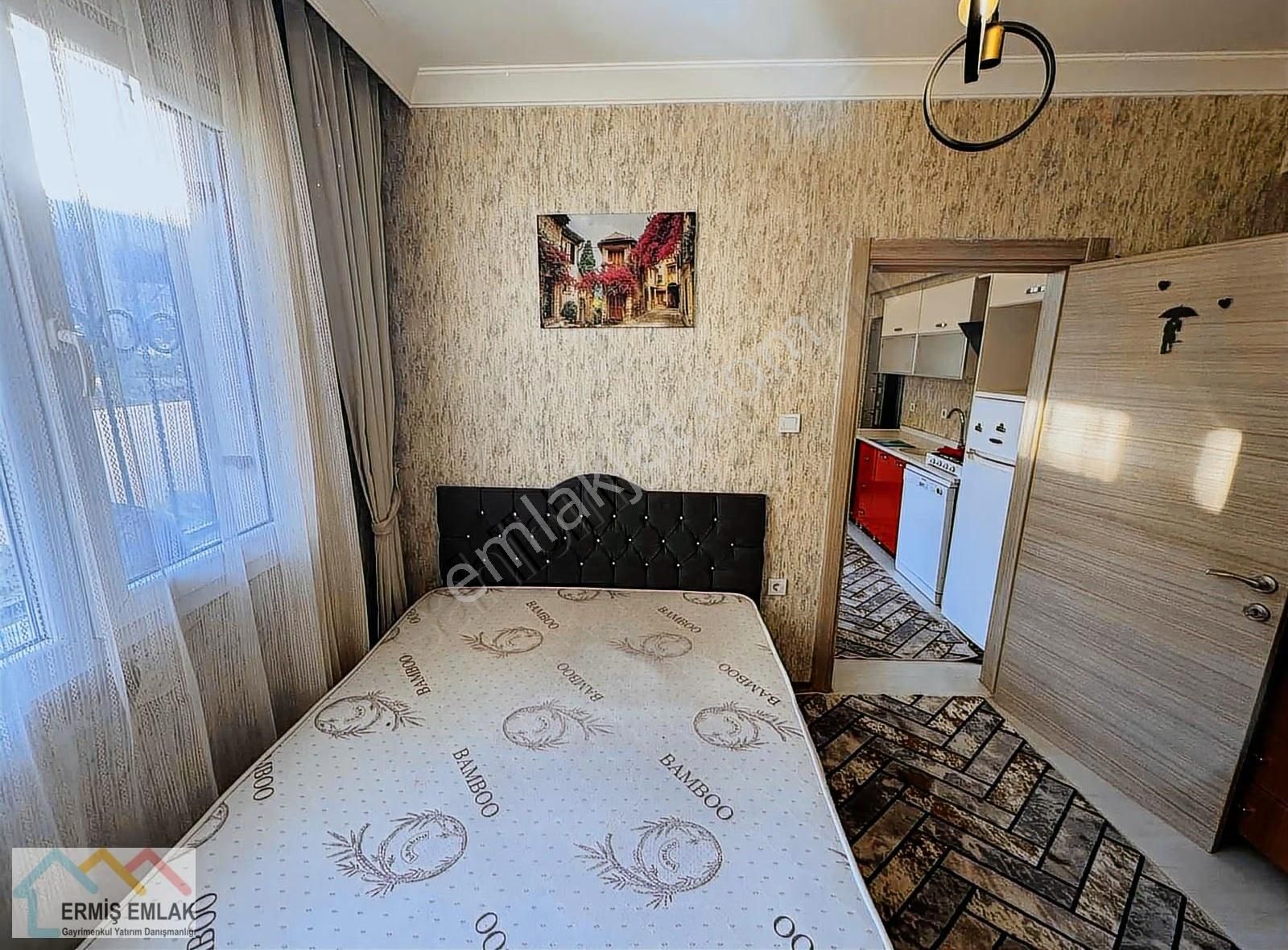 Eşyalı , Bahçeli Satılık 1+1 Daire - Görsel 3