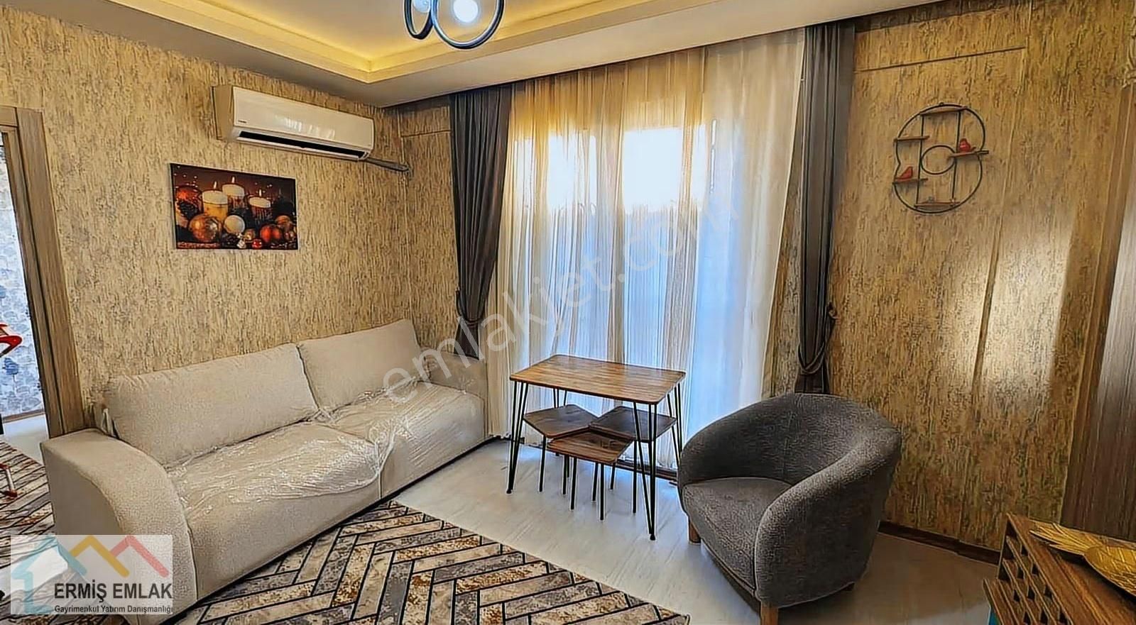 Eşyalı , Bahçeli Satılık 1+1 Daire - Görsel 4