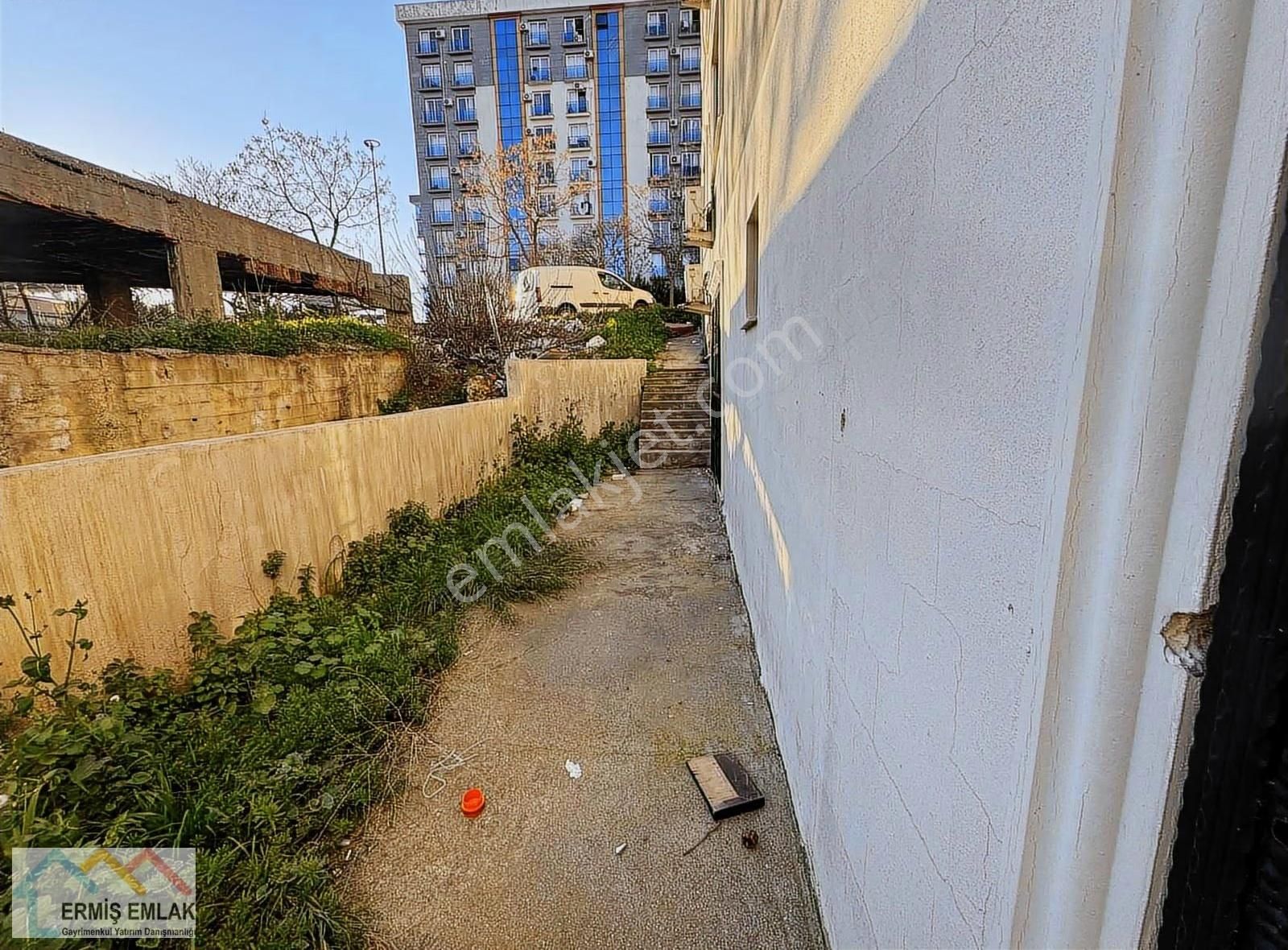 Eşyalı , Bahçeli Satılık 1+1 Daire - Görsel 14