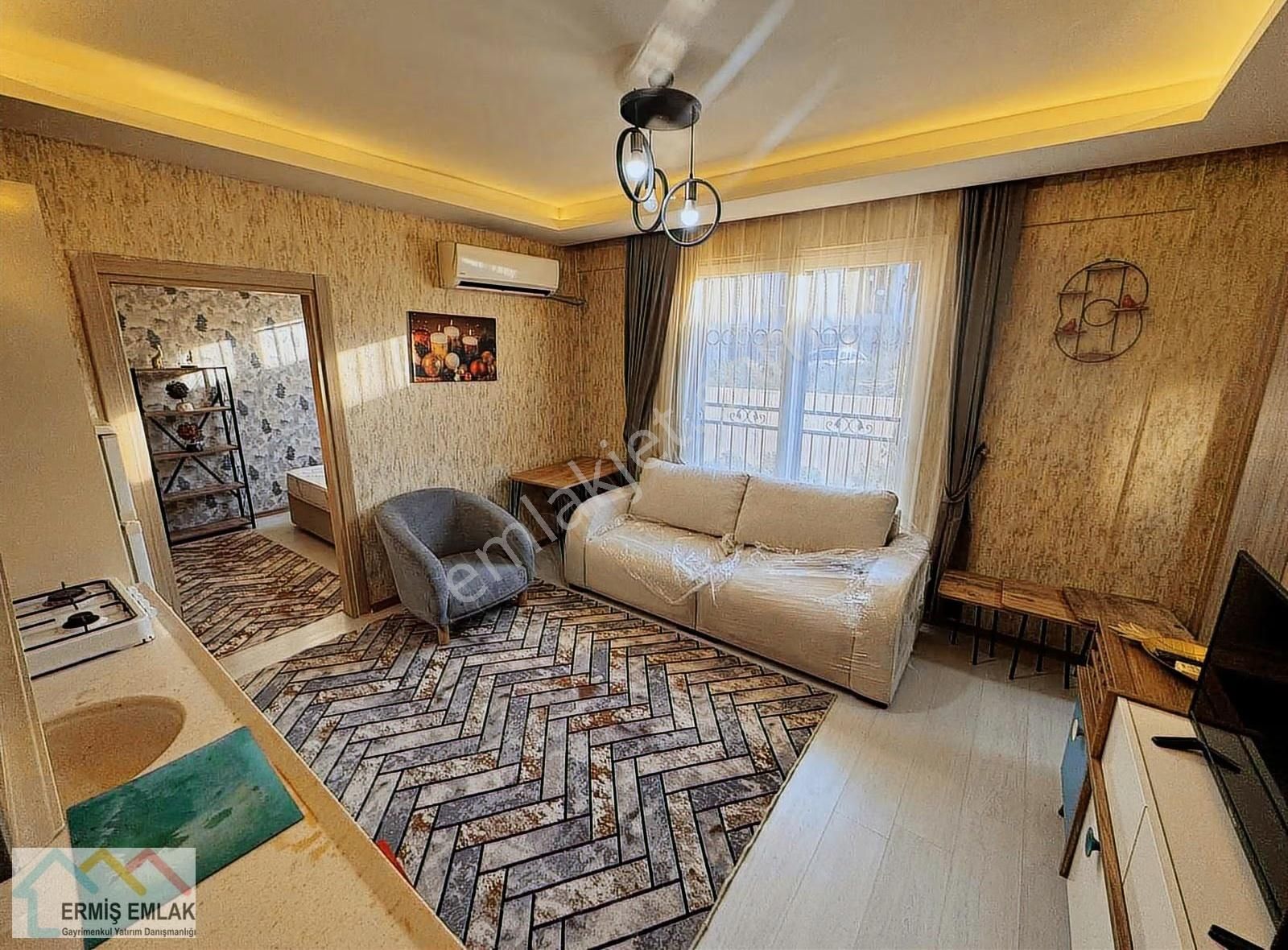 Eşyalı , Bahçeli Satılık 1+1 Daire