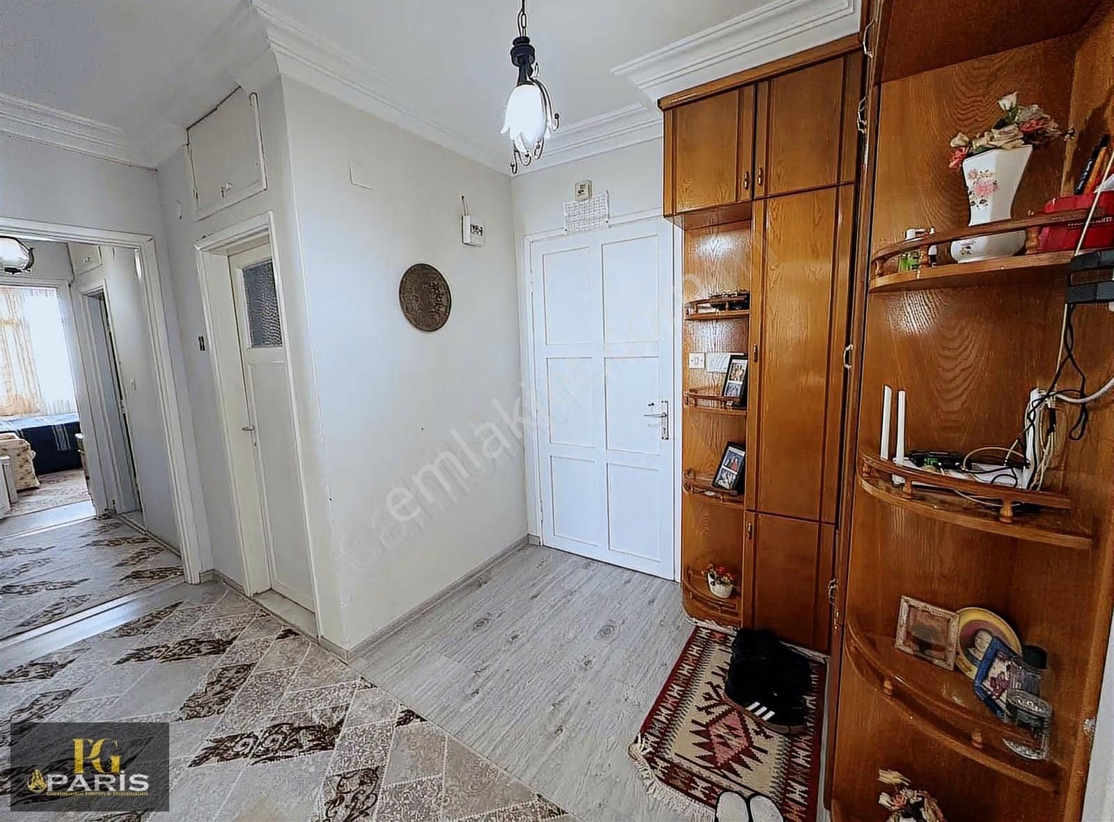 Paris'ten Mavi Bulvar'da Geniş Oturumlu Cazip 3+1 Satılık Daire - Görsel 4