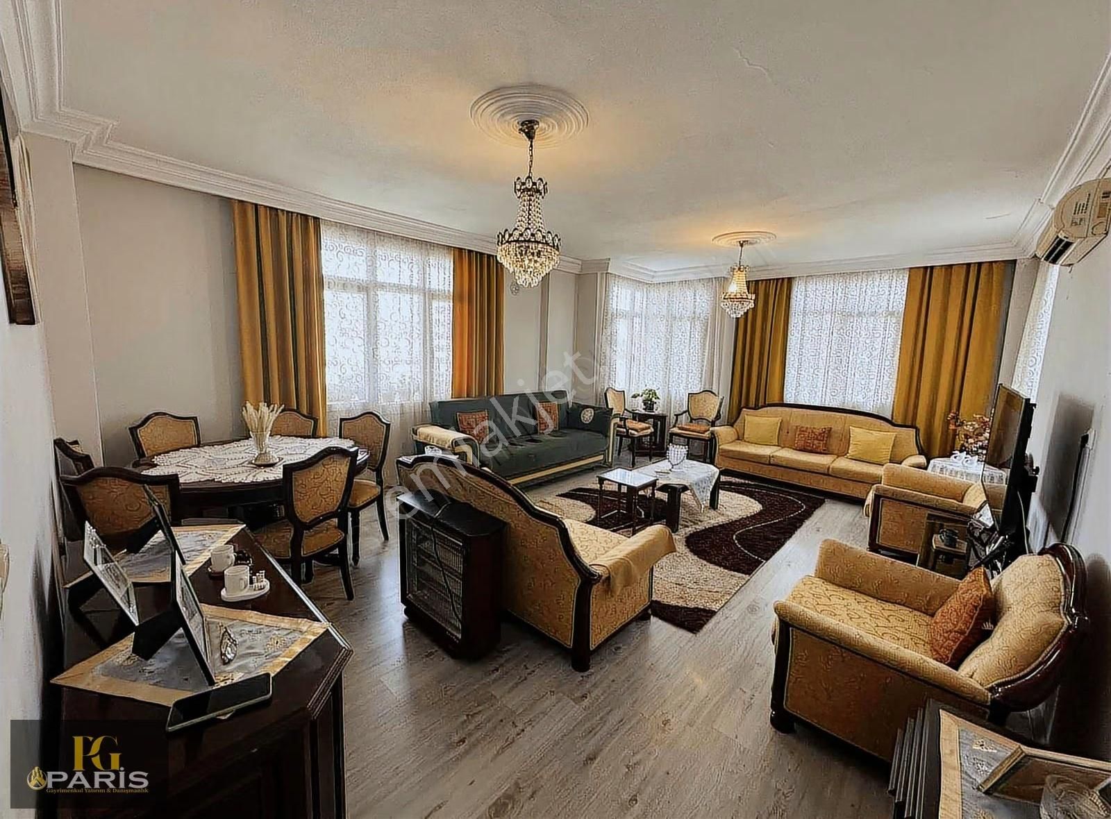 Paris'ten Mavi Bulvar'da Geniş Oturumlu Cazip 3+1 Satılık Daire