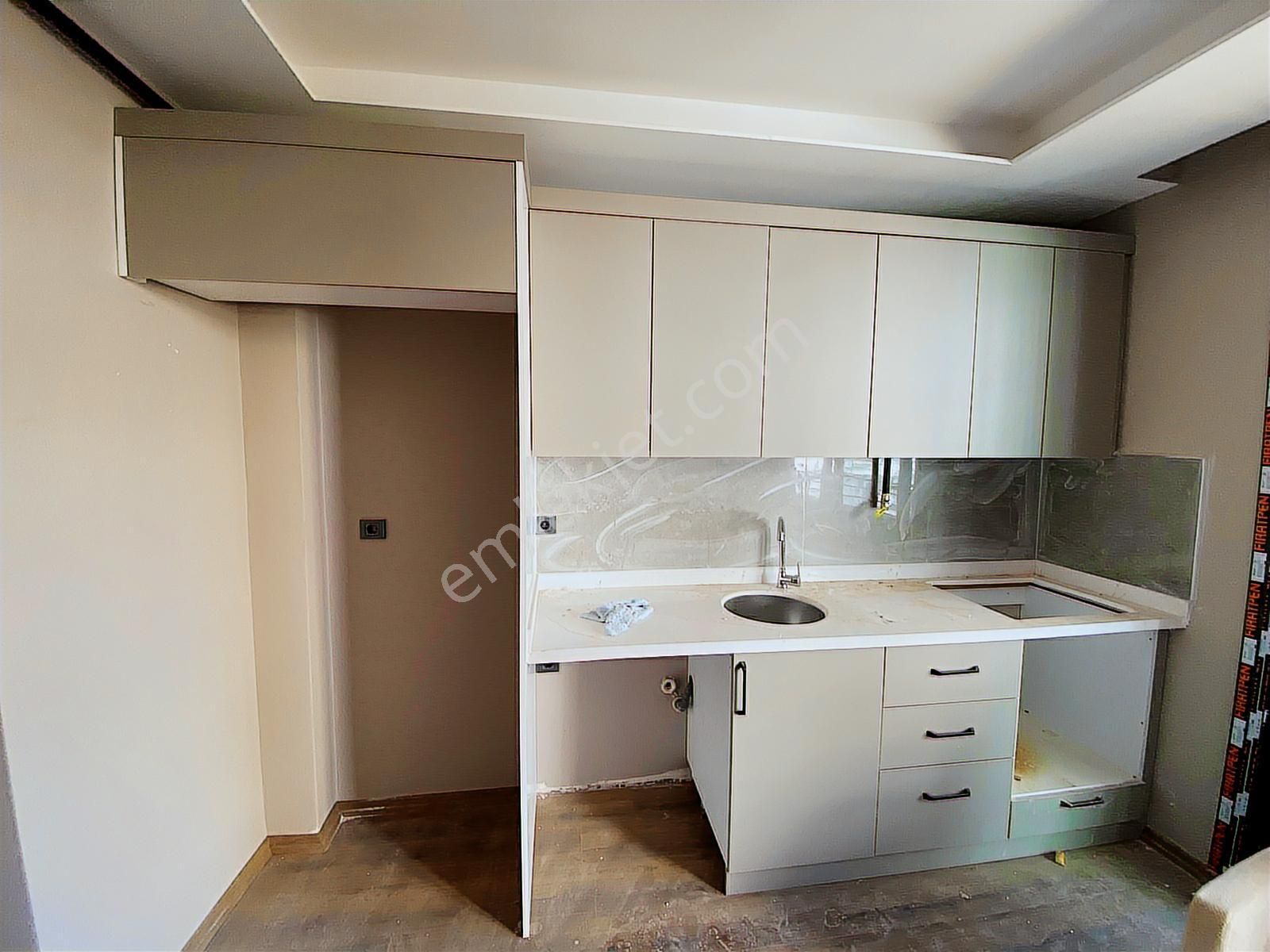 Arda'dan Mersin Yenişehir Bahçelievler'de Kiralık 1+1 Boş Daire