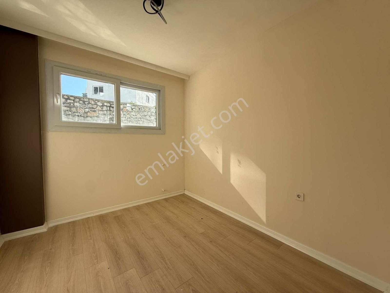 Kabasakal Tepe Nokatada Az Katlı Havuzlu Site Bahçe Katı 2+1 D - Görsel 3