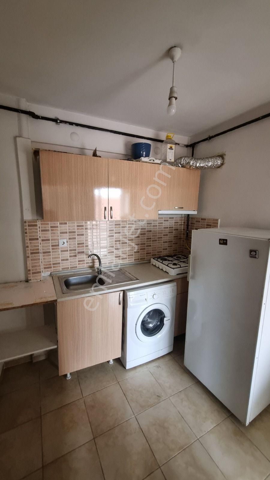 Sahibinden 1+1 İletişim Kapısı Yakınında Kısmi Eşyalı - Görsel 8