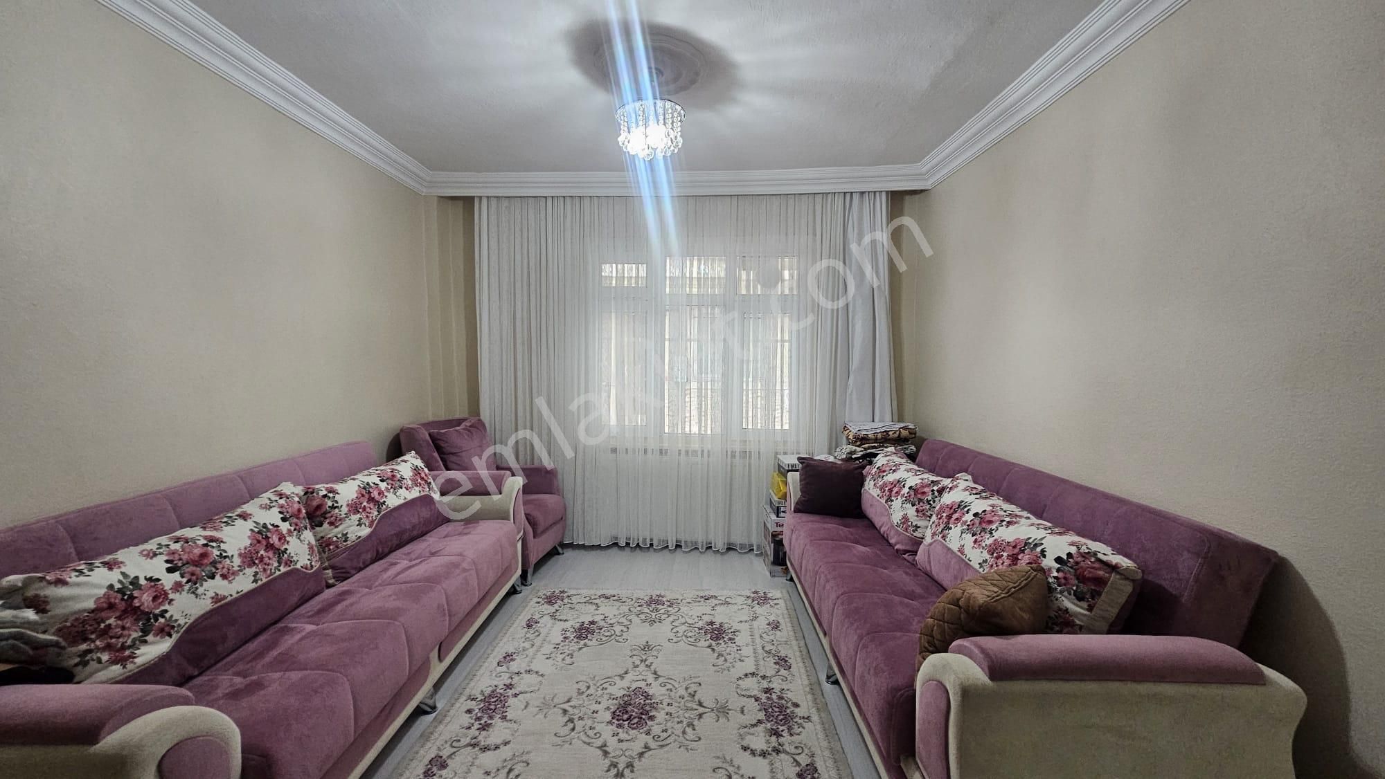 Molla Team'den Esenler Kemer Mah. 130 M2 2+1 Satılık Daire - Görsel 3