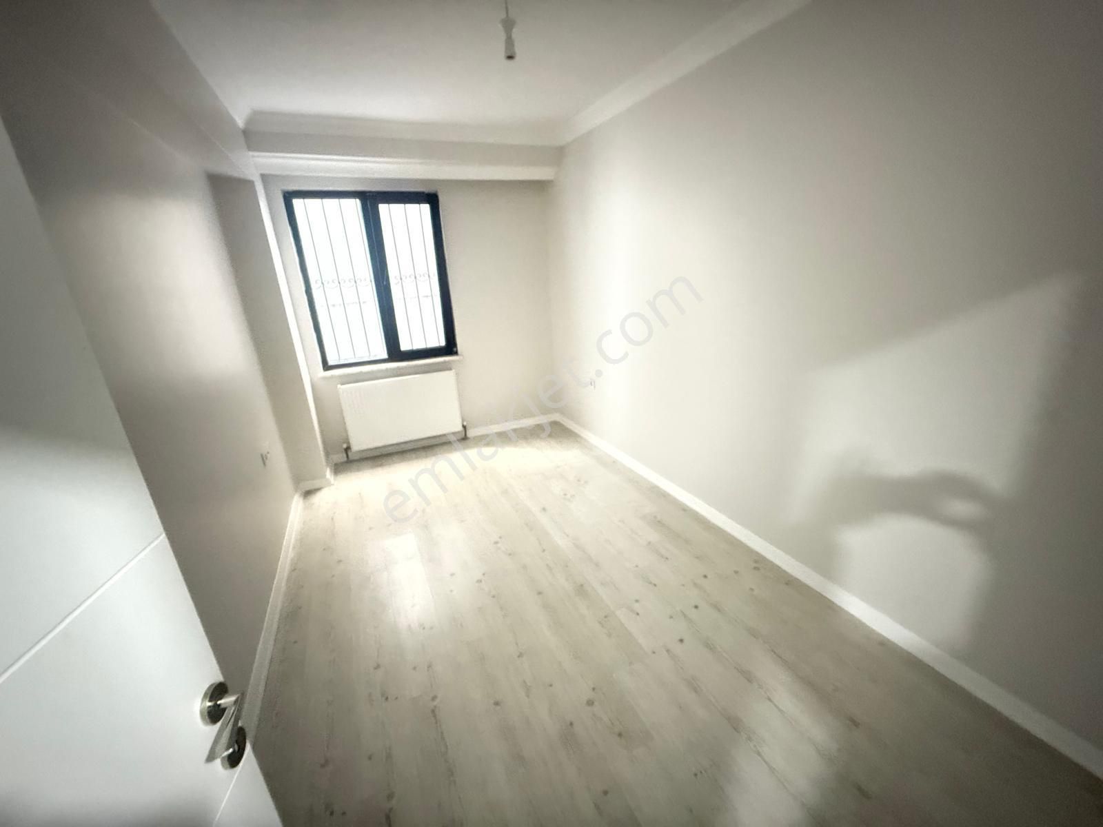 Barış'tan 3 Yıllık Binada K.otoparklı -asansörlü 3+1 Daire - Görsel 4