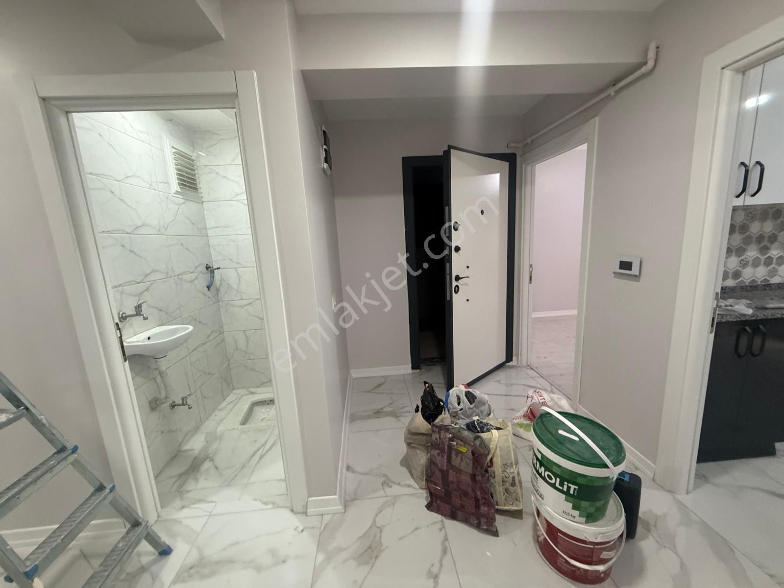 Barış'tan 3 Yıllık Binada K.otoparklı -asansörlü 3+1 Daire - Görsel 6