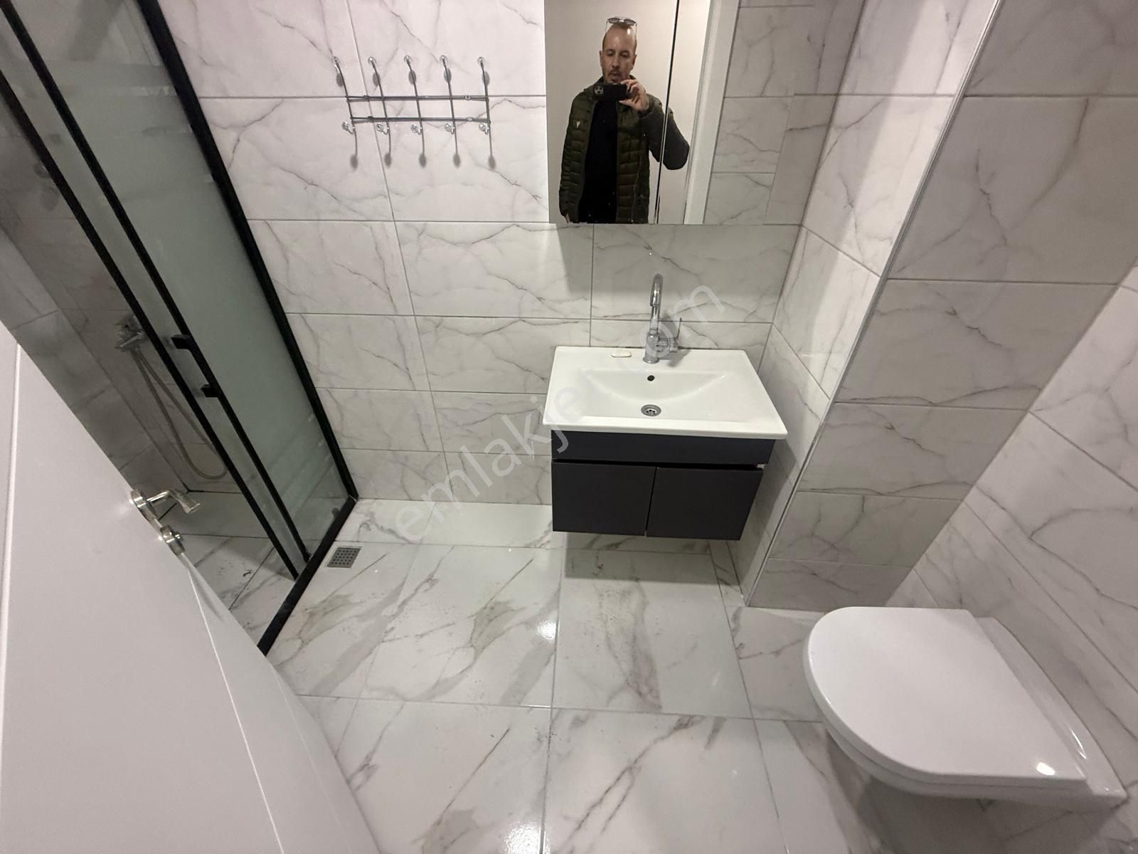 Barış'tan 3 Yıllık Binada K.otoparklı -asansörlü 3+1 Daire - Görsel 9