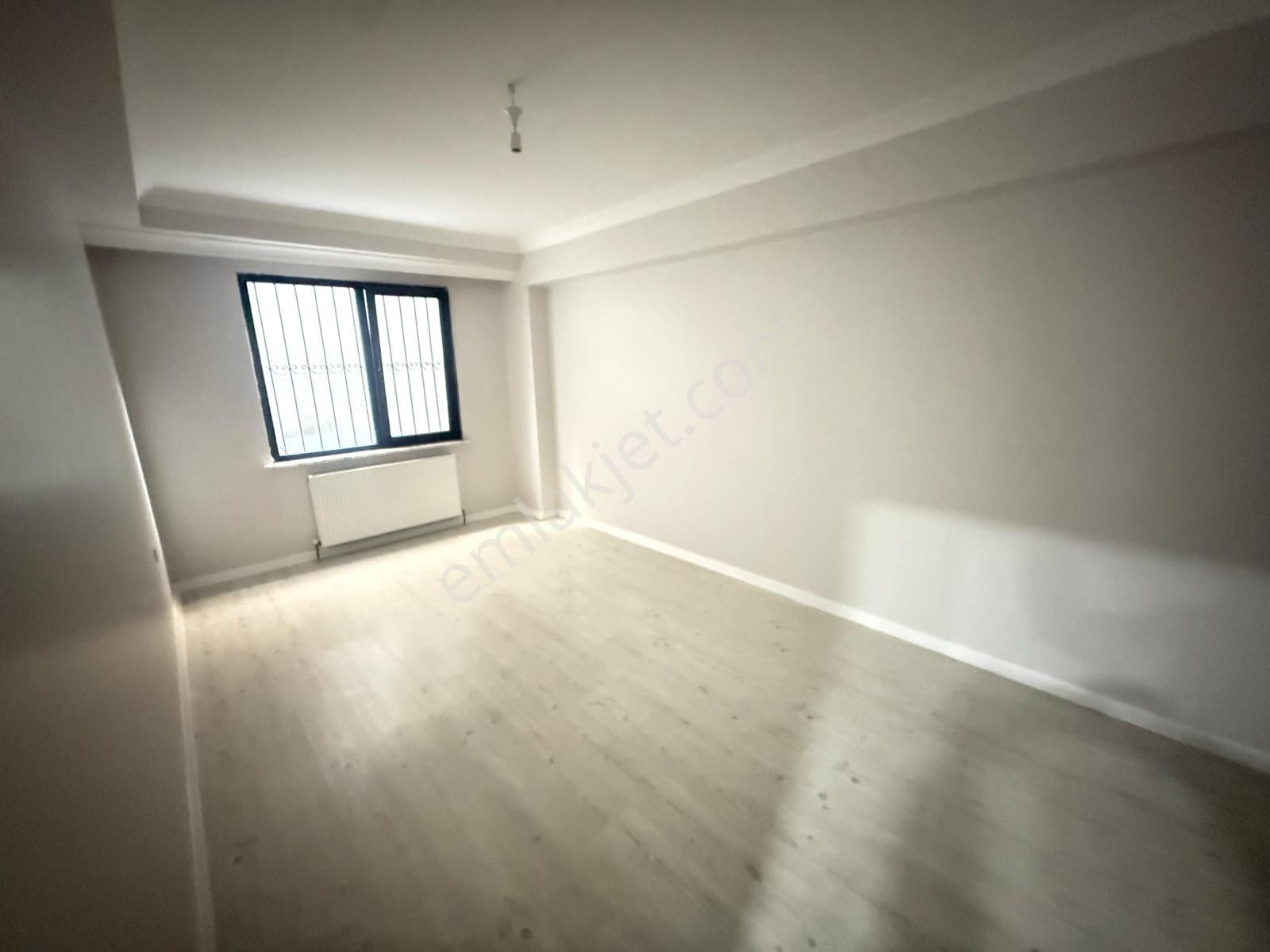 Barış'tan 3 Yıllık Binada K.otoparklı -asansörlü 3+1 Daire - Görsel 3