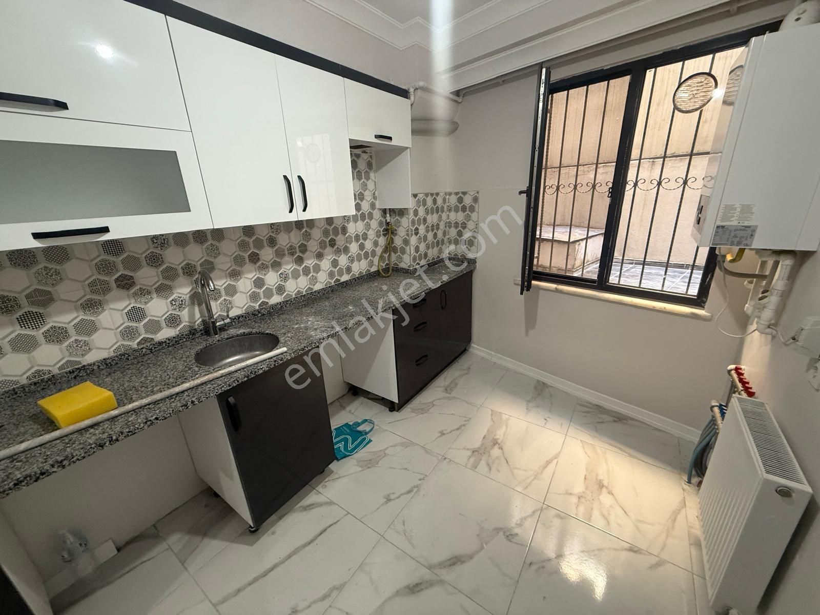 Barış'tan 3 Yıllık Binada K.otoparklı -asansörlü 3+1 Daire - Görsel 7