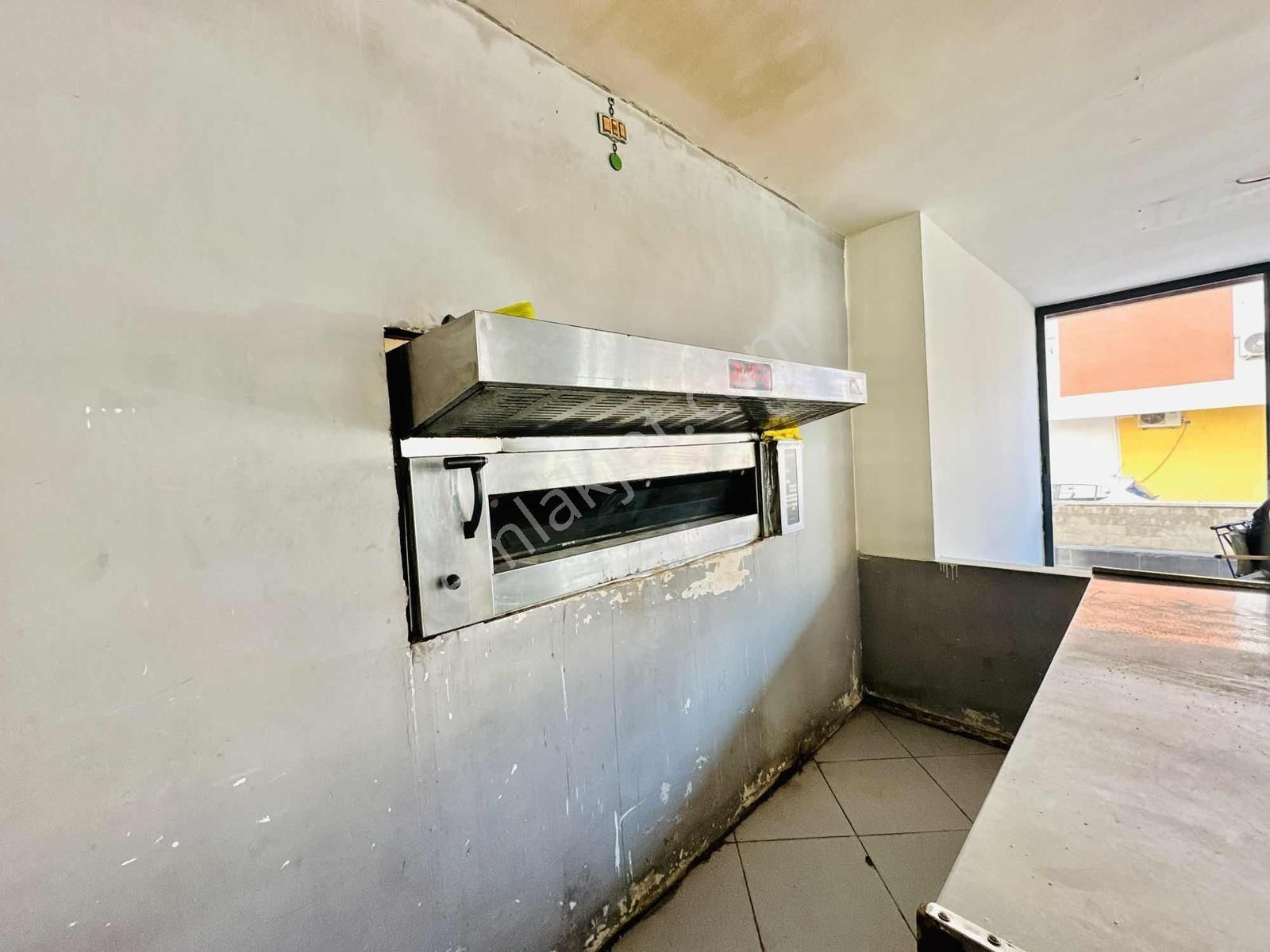 Kuzeyyaka'da Cadde Üzeri 3 Katlı Yatırıma Uygun Satılık Dükkan - Görsel 31