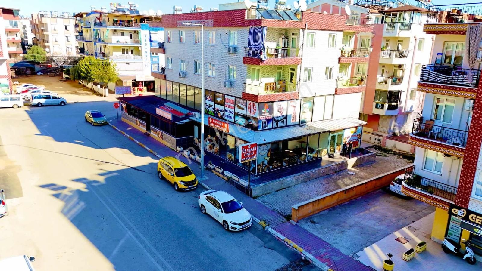 Kuzeyyaka'da Cadde Üzeri 3 Katlı Yatırıma Uygun Satılık Dükkan