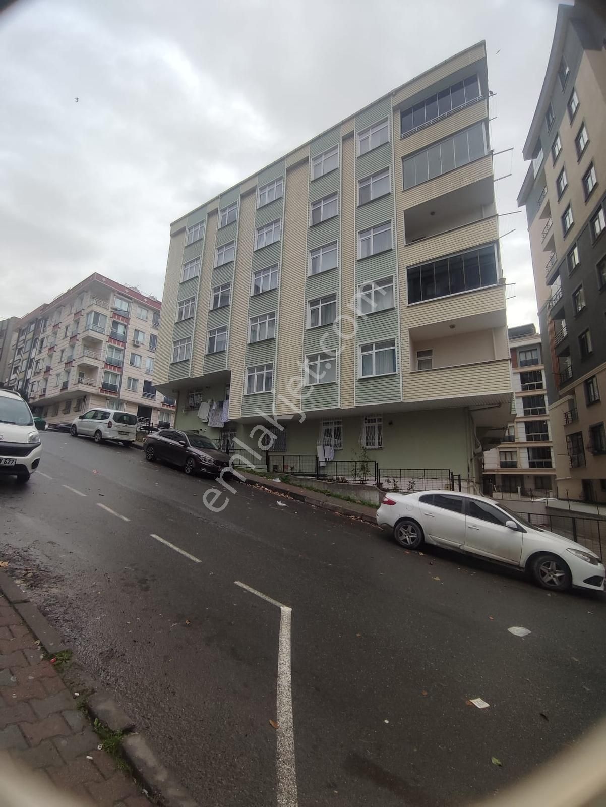 Bahçelievler Kocasinan Mahallesinde Satılık 5+1 Teras Daire