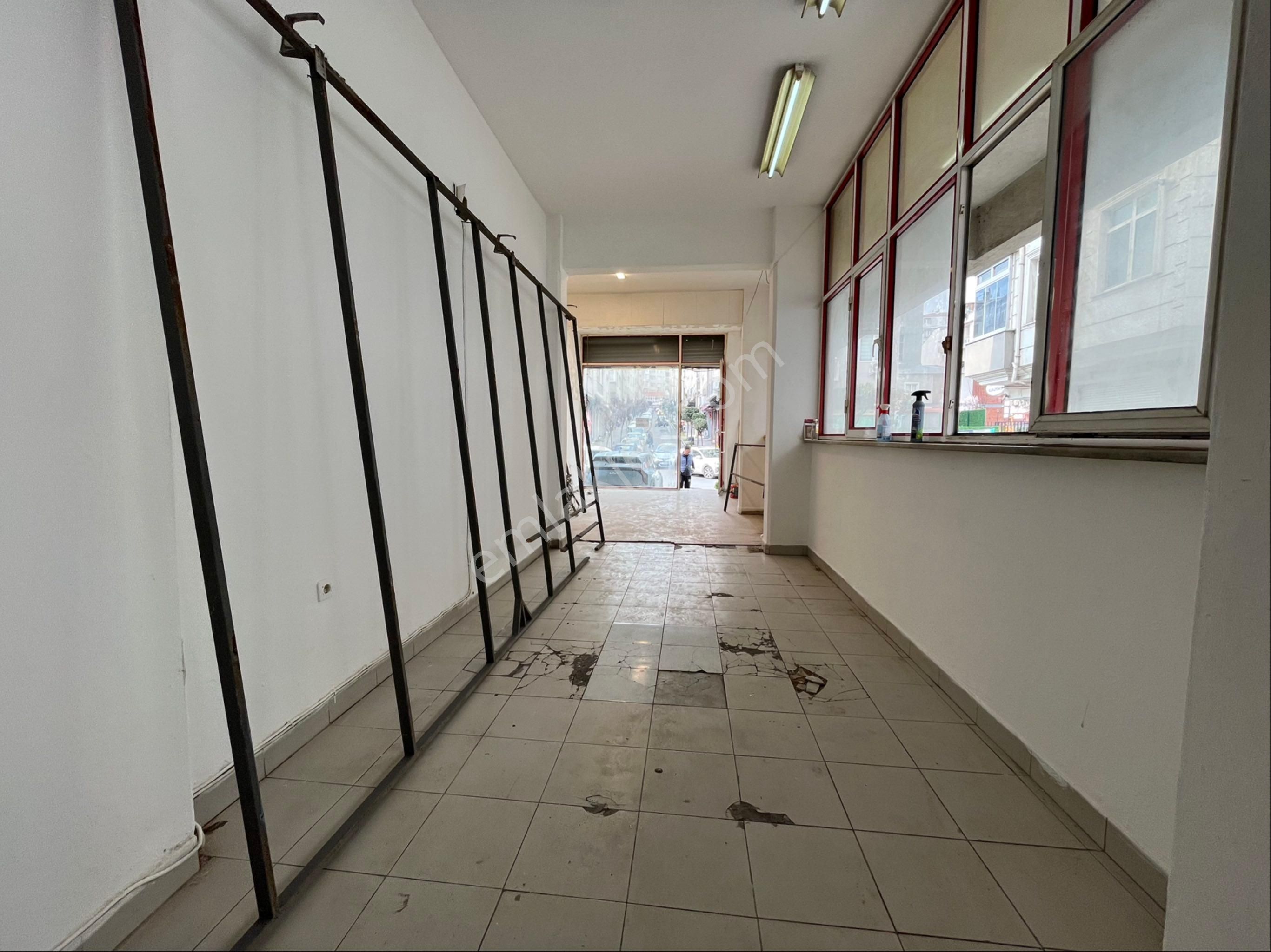 Loft Tan Sefaköy Merkezde Cadde Üzeirinde Wc Li 75m2 Kiralık Dükkan - Görsel 6