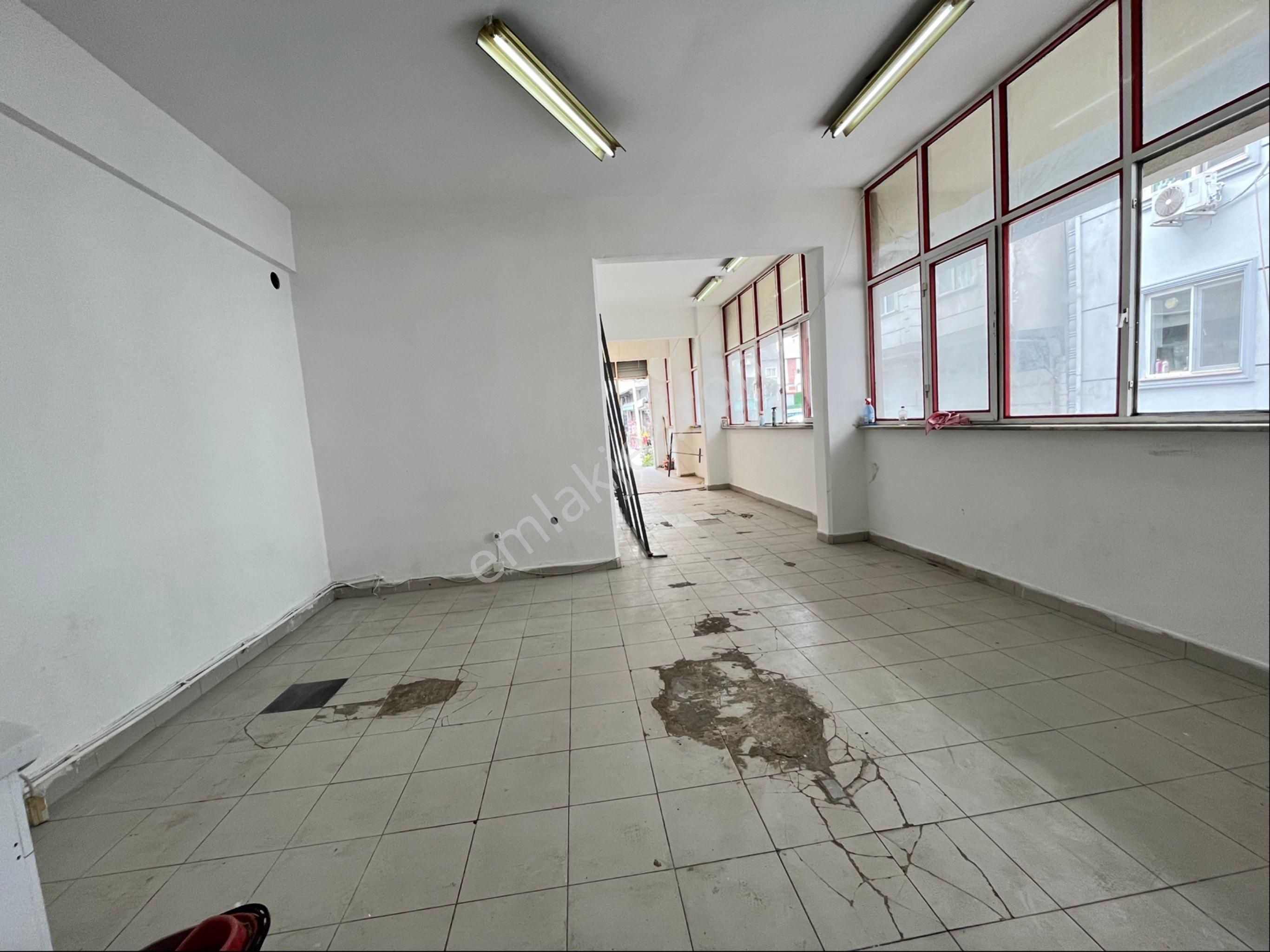 Loft Tan Sefaköy Merkezde Cadde Üzeirinde Wc Li 75m2 Kiralık Dükkan - Görsel 11