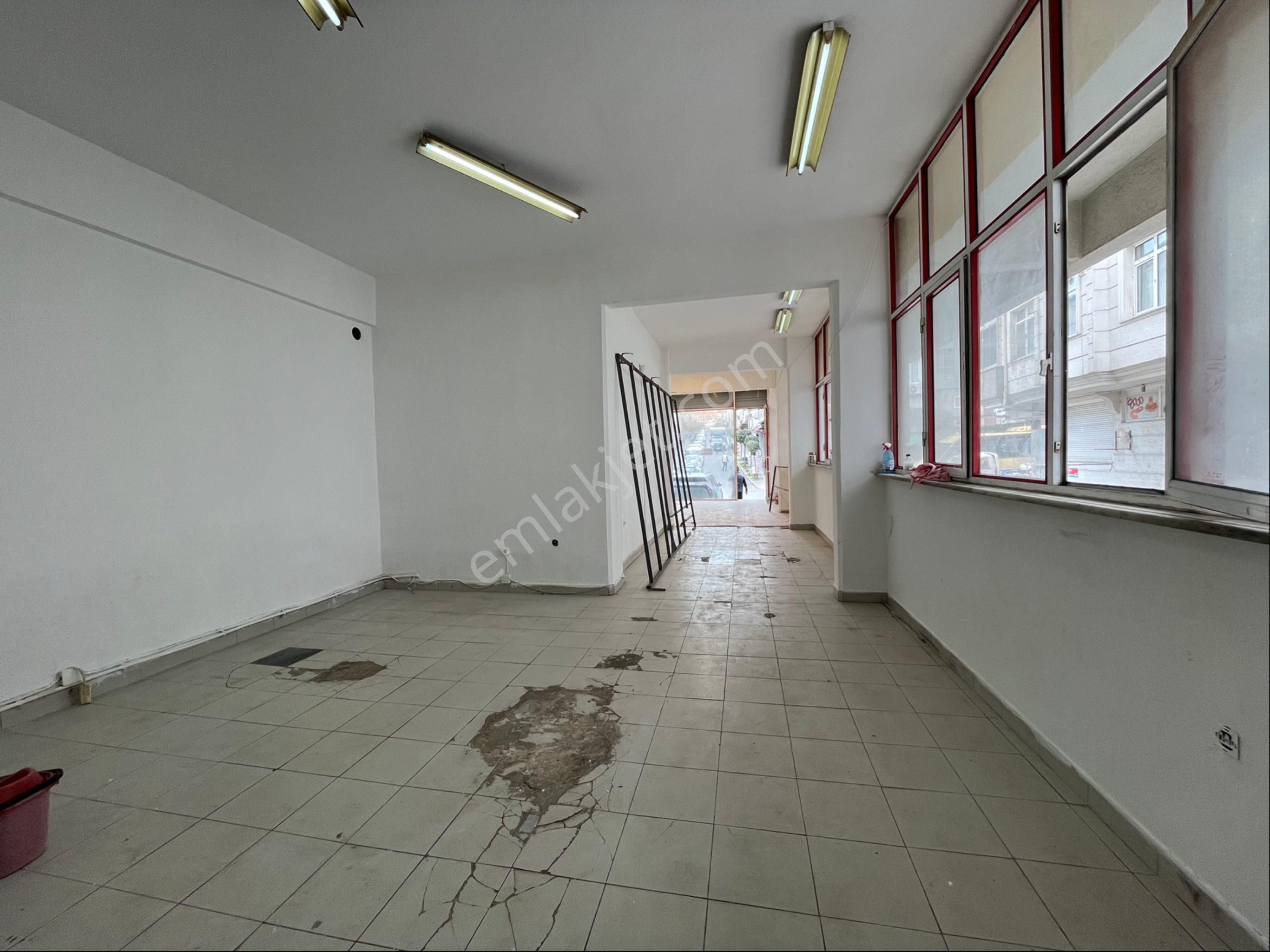 Loft Tan Sefaköy Merkezde Cadde Üzeirinde Wc Li 75m2 Kiralık Dükkan - Görsel 8