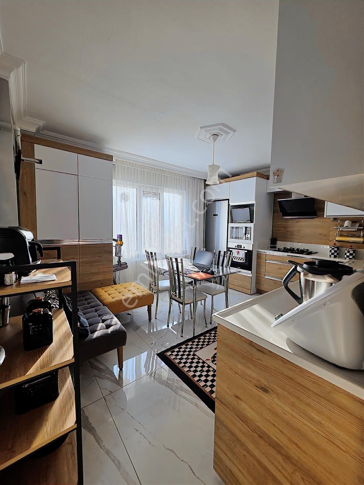 İnceoğlundan Cumhuriyet'te Kiralık 3+1 Temiz Bakımlı Daire - Görsel 6