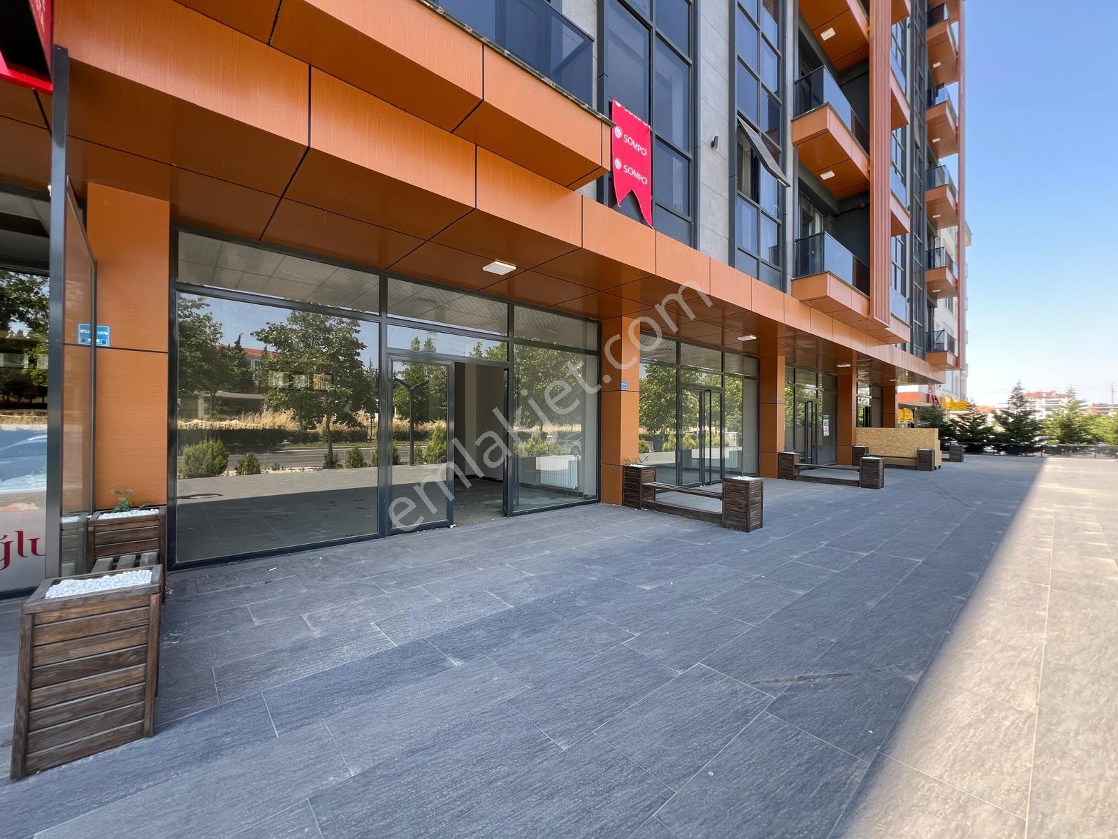 Molla Team'den Kurumsal Kiracılı 70m2 Satılık Dükkan