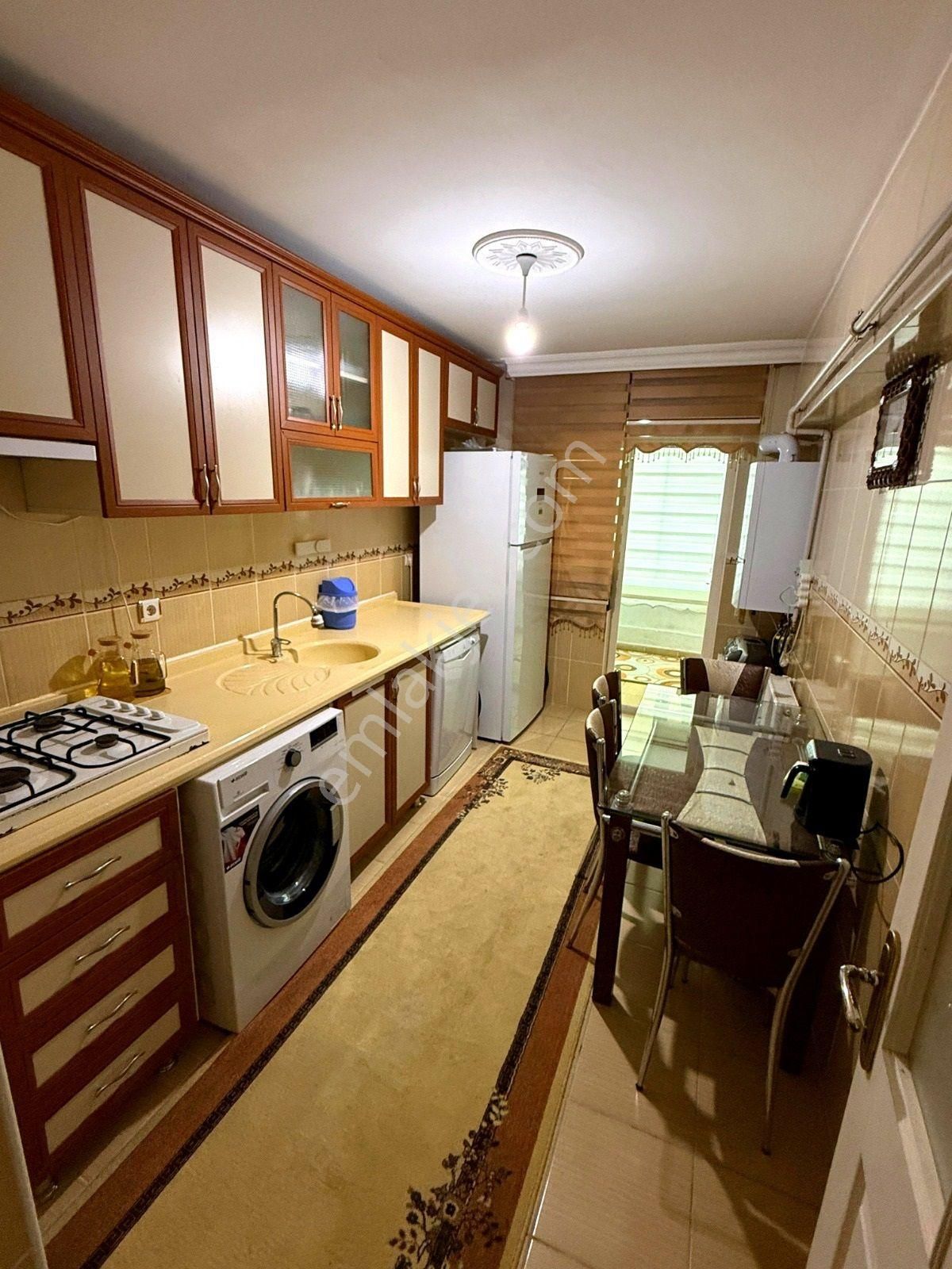 Koza Emlak'tan 30 Ağustos Mahalesinde Ara Katta 3+1 Yapılı Satılık Daire