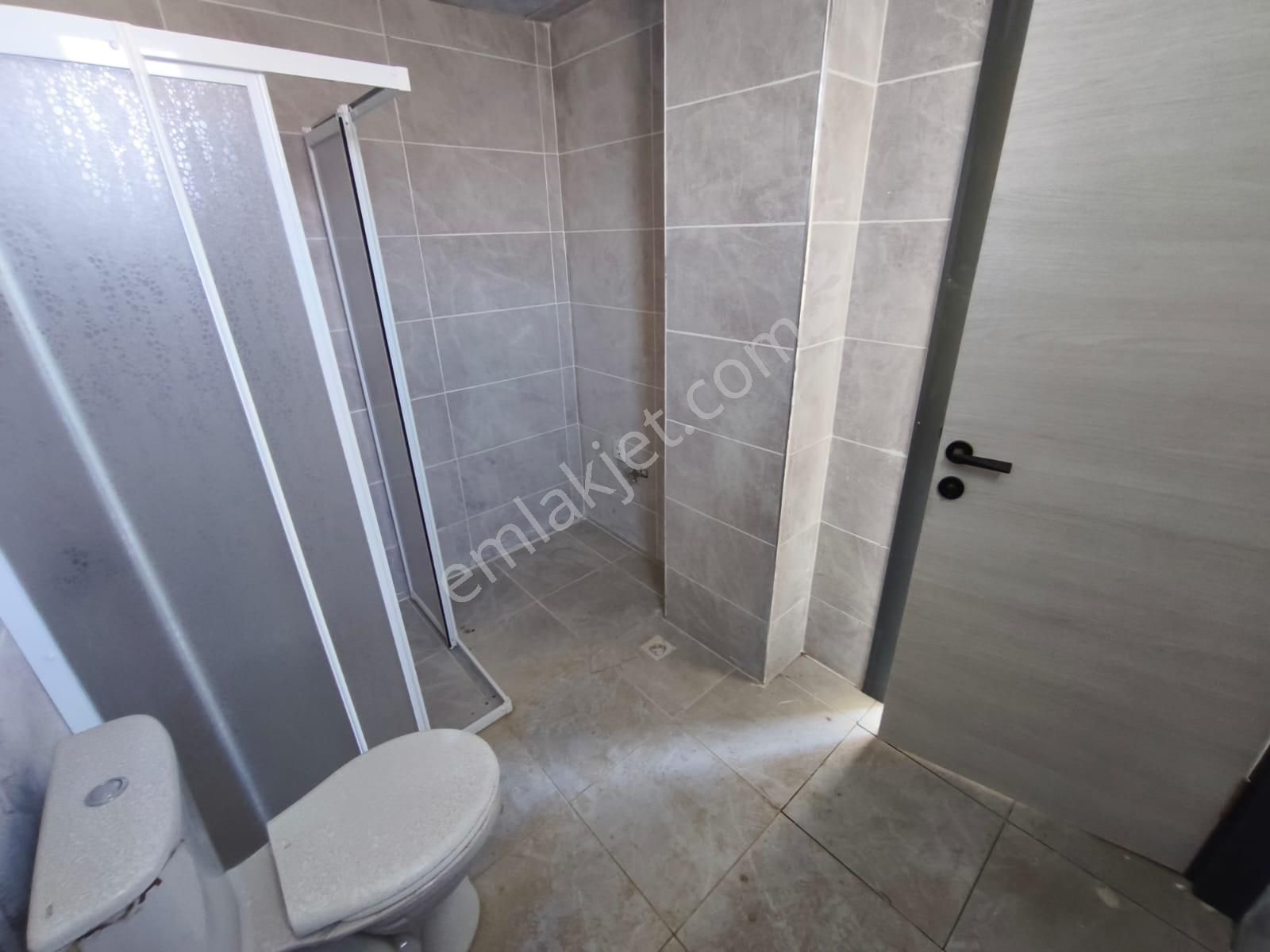 Yenifoça'da Satılık Oturuma Hazır Ruhsatlı 1+1 - Görsel 2