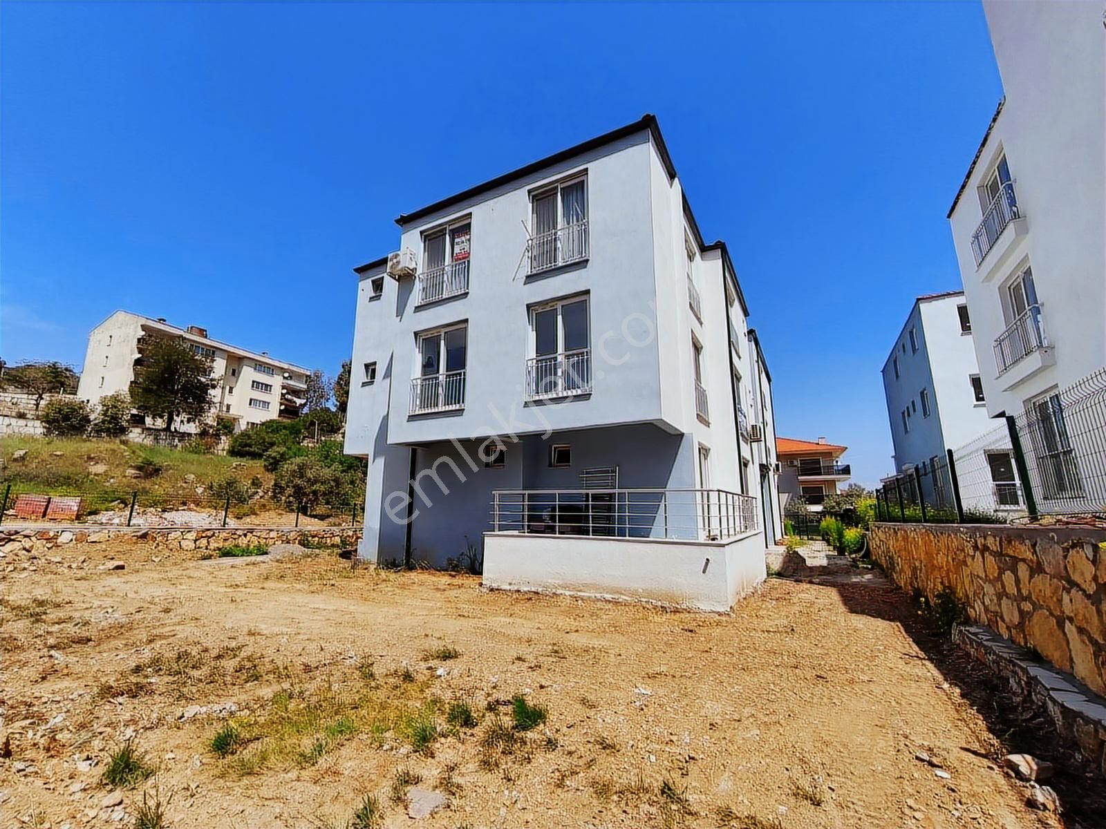 Yenifoça'da Satılık Oturuma Hazır Ruhsatlı 1+1 - Görsel 5