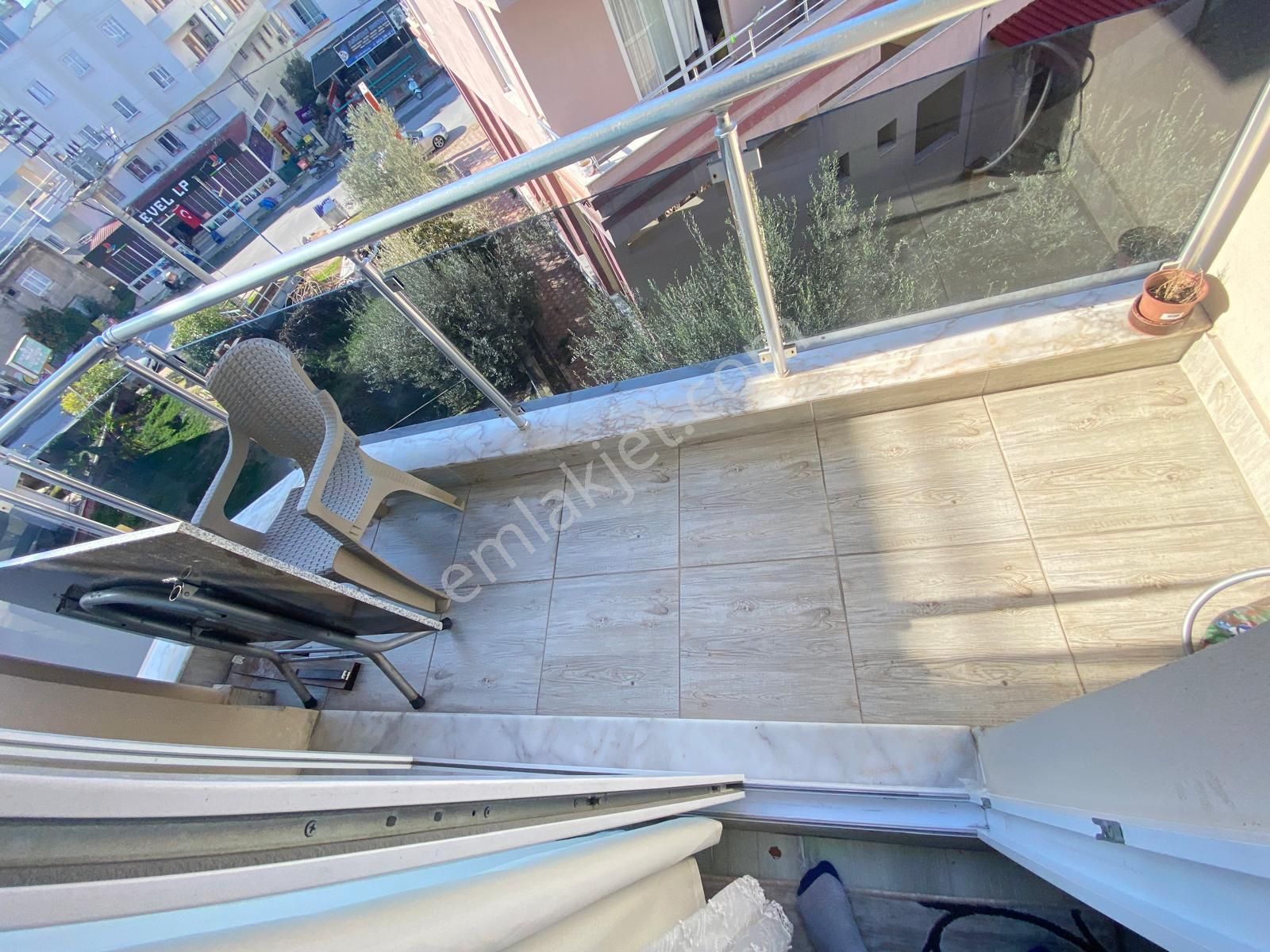 Prestij'den Çiftlikköy'de Full Eşyalı Geniş Oturumlu 1+1 Daire - Görsel 14