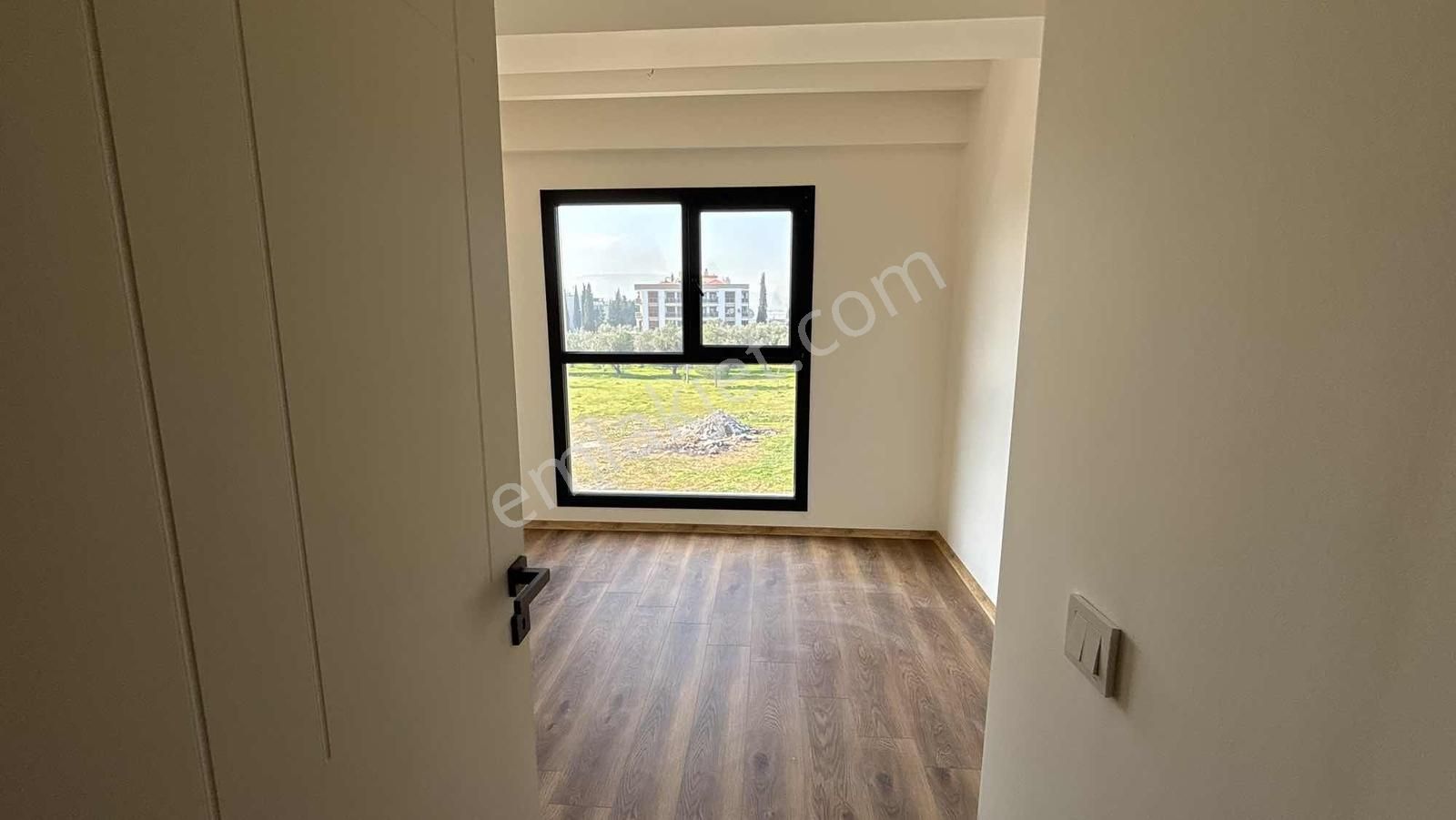 Bornova İzev De Yatırıma Uygun Gelecek Vadeden Sıfır Daire - Görsel 2