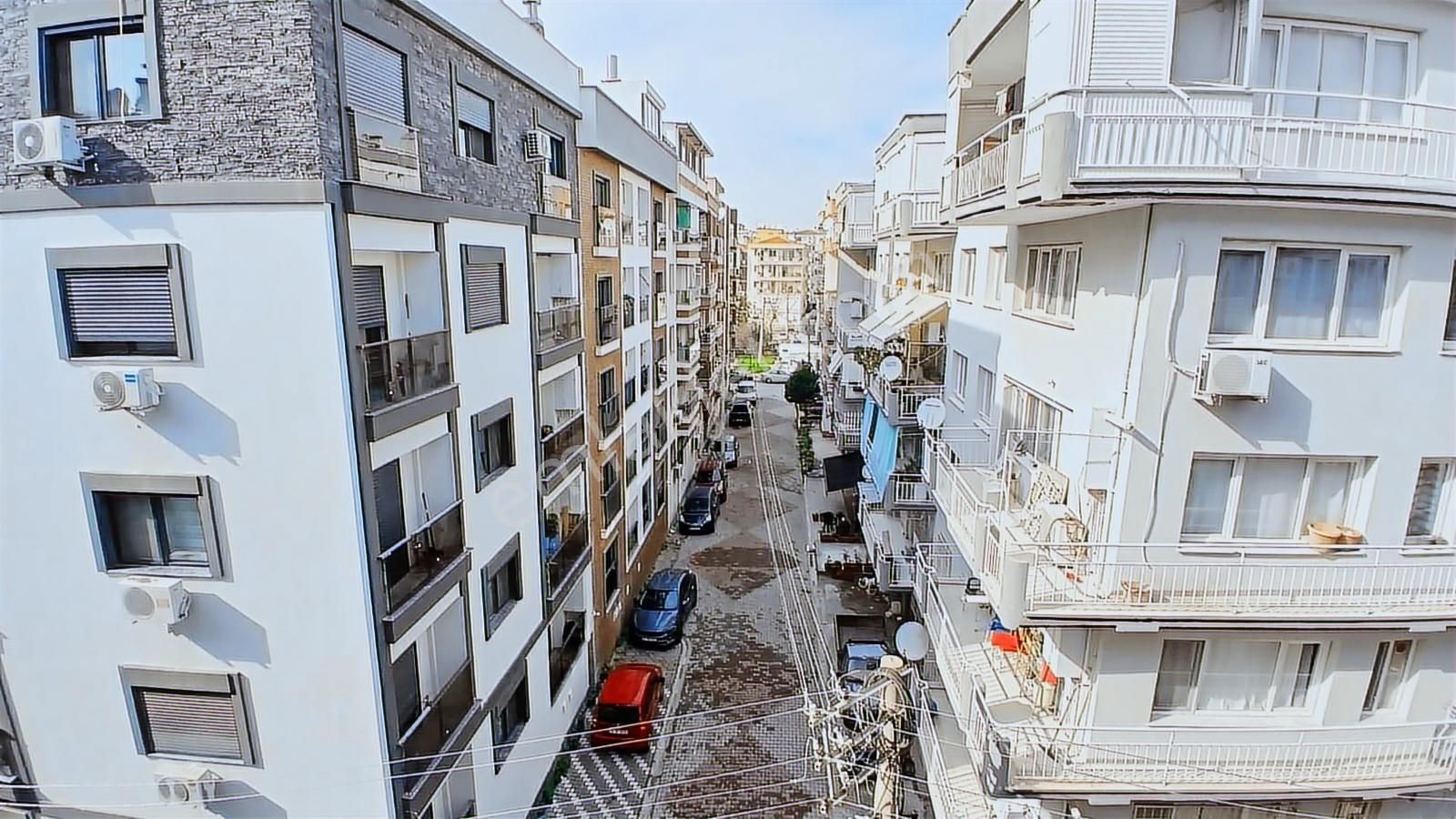 Yalı Mahallesinde Merkezi Konumda Geniş 3+1 Satılık Daire - Görsel 13