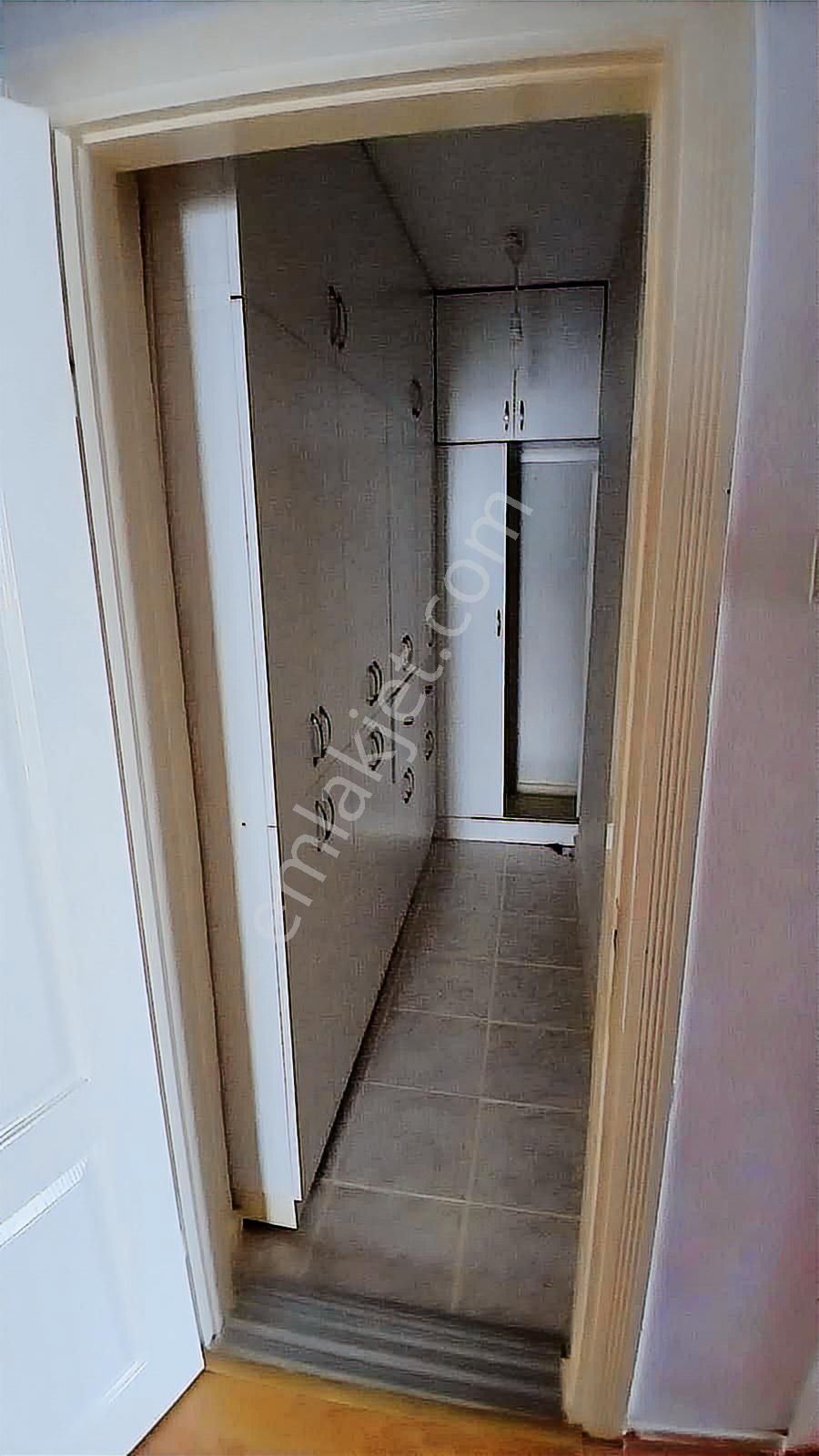 Yalı Mahallesinde Merkezi Konumda Geniş 3+1 Satılık Daire - Görsel 5