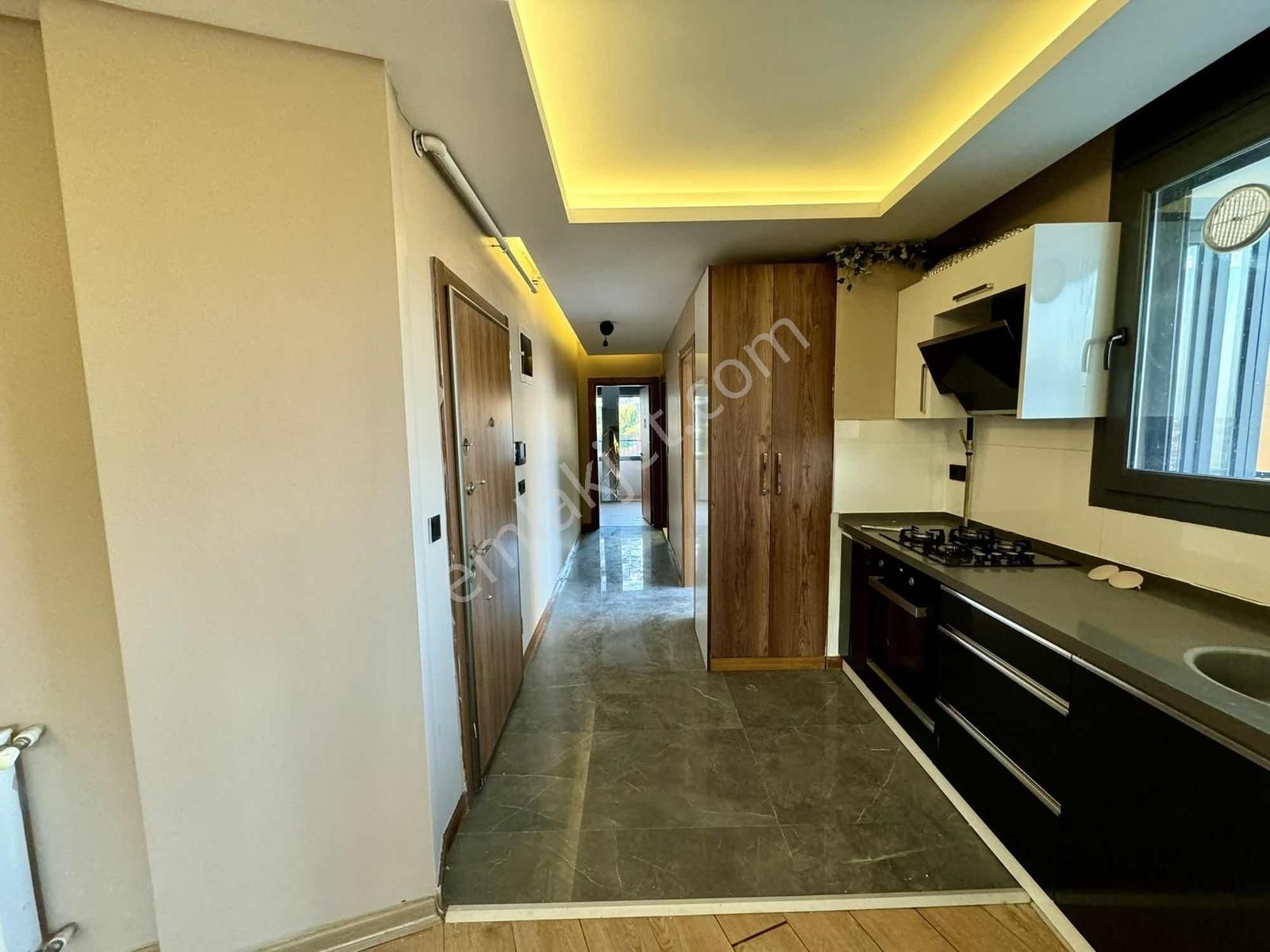 Fırsat Bayraklı'da Merkezi Konum Bahçeli Yatırımlık Daire - Görsel 3