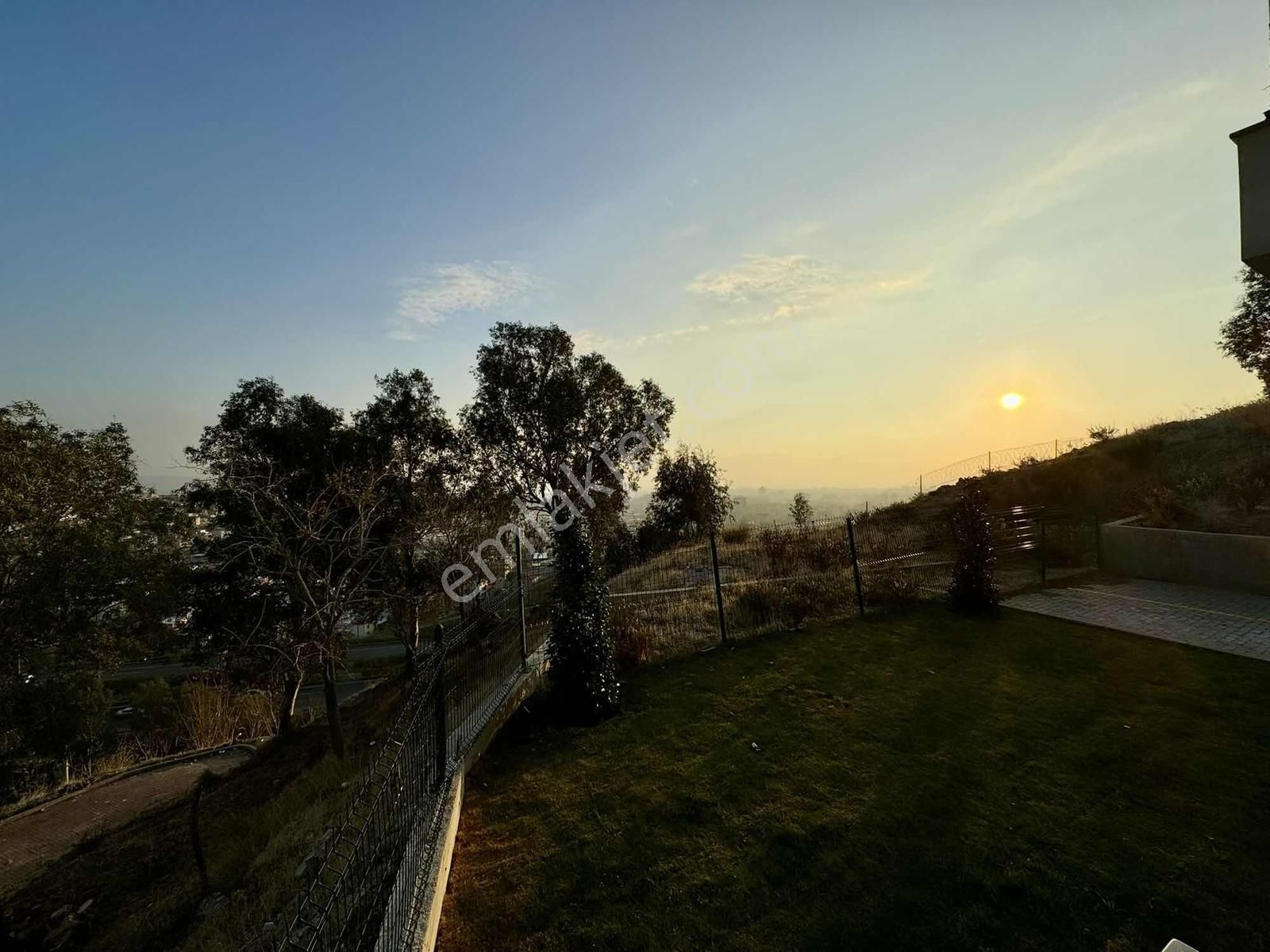 Fırsat Bayraklı'da Merkezi Konum Bahçeli Yatırımlık Daire - Görsel 8