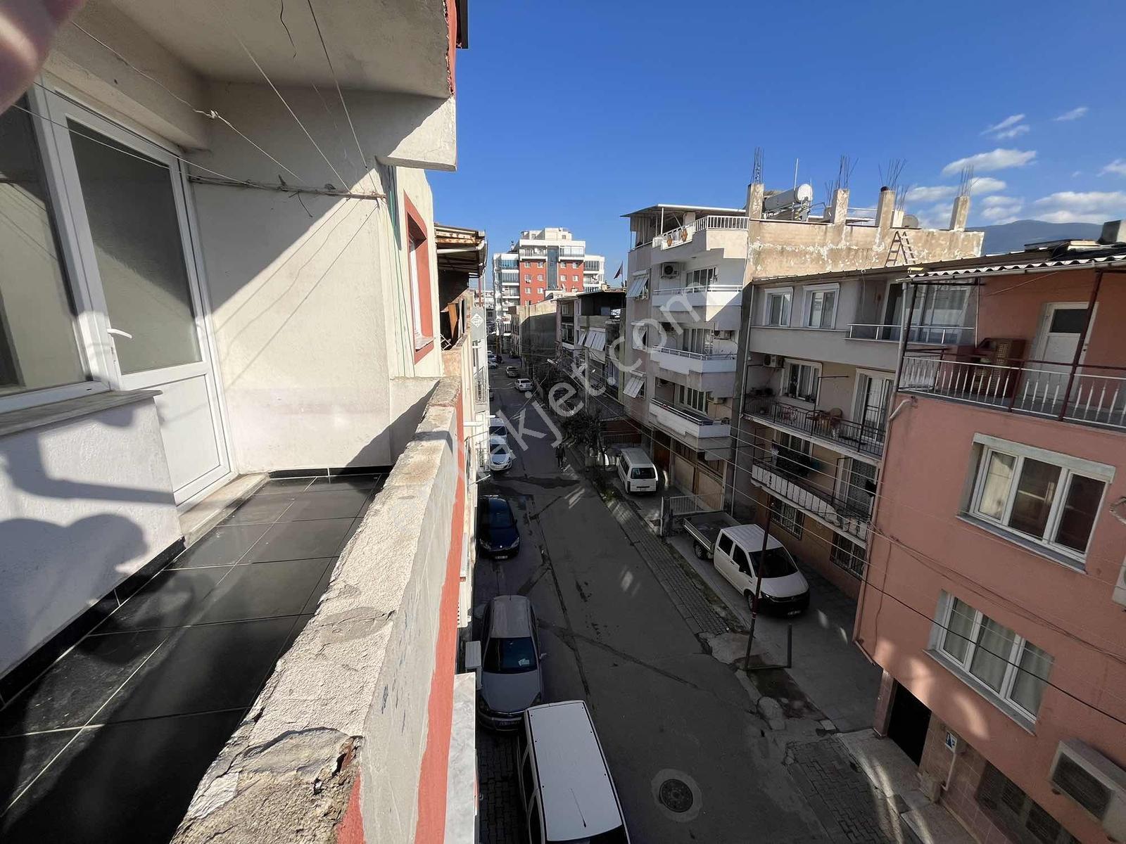 Forum Bornova Yakını Büyük Tip Satılık 2+1 Daire - Görsel 14