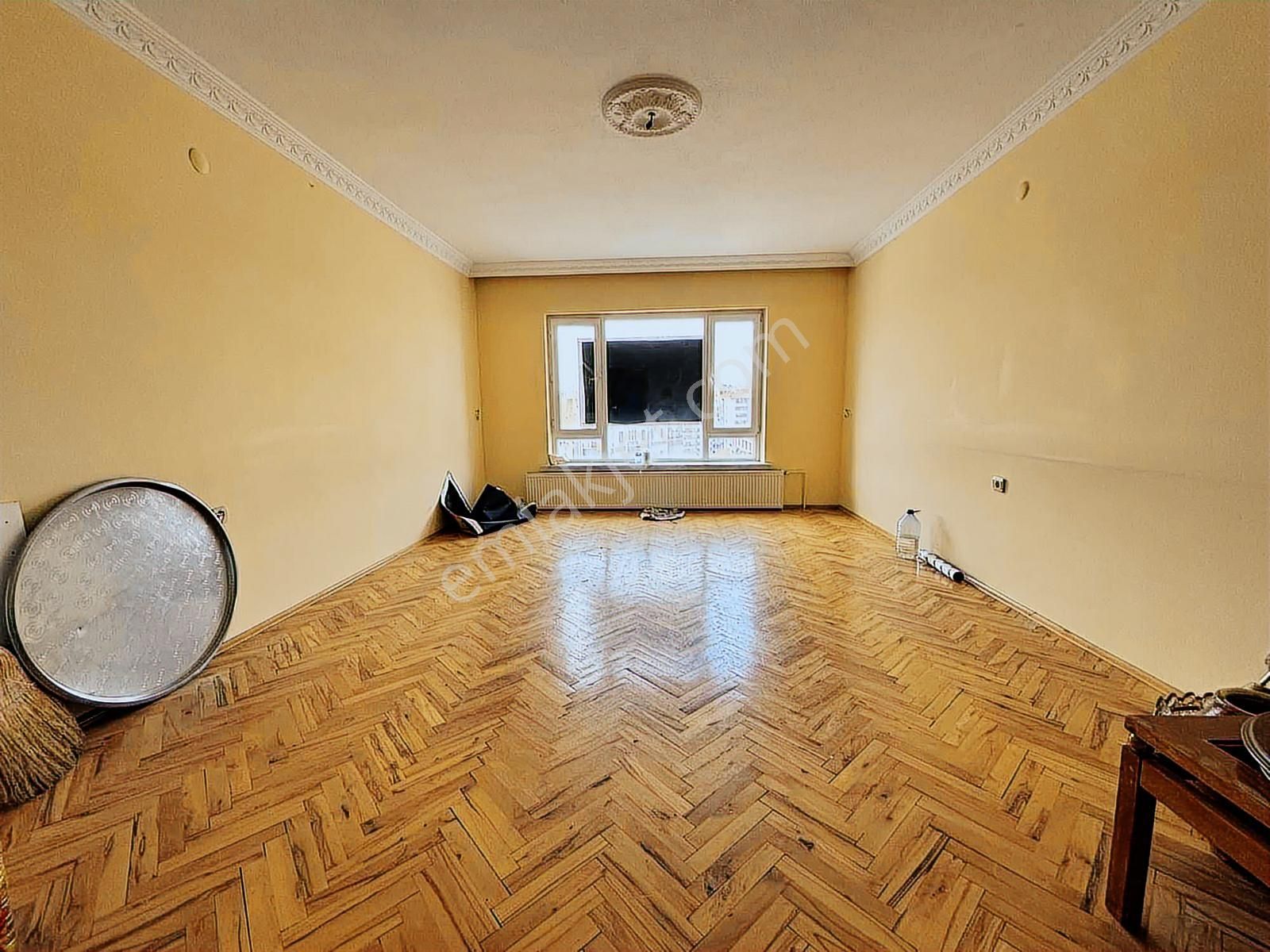 Şentürk Gayrimenkul'den**karapürçek Cadde Üzeri**3+1 - Görsel 24