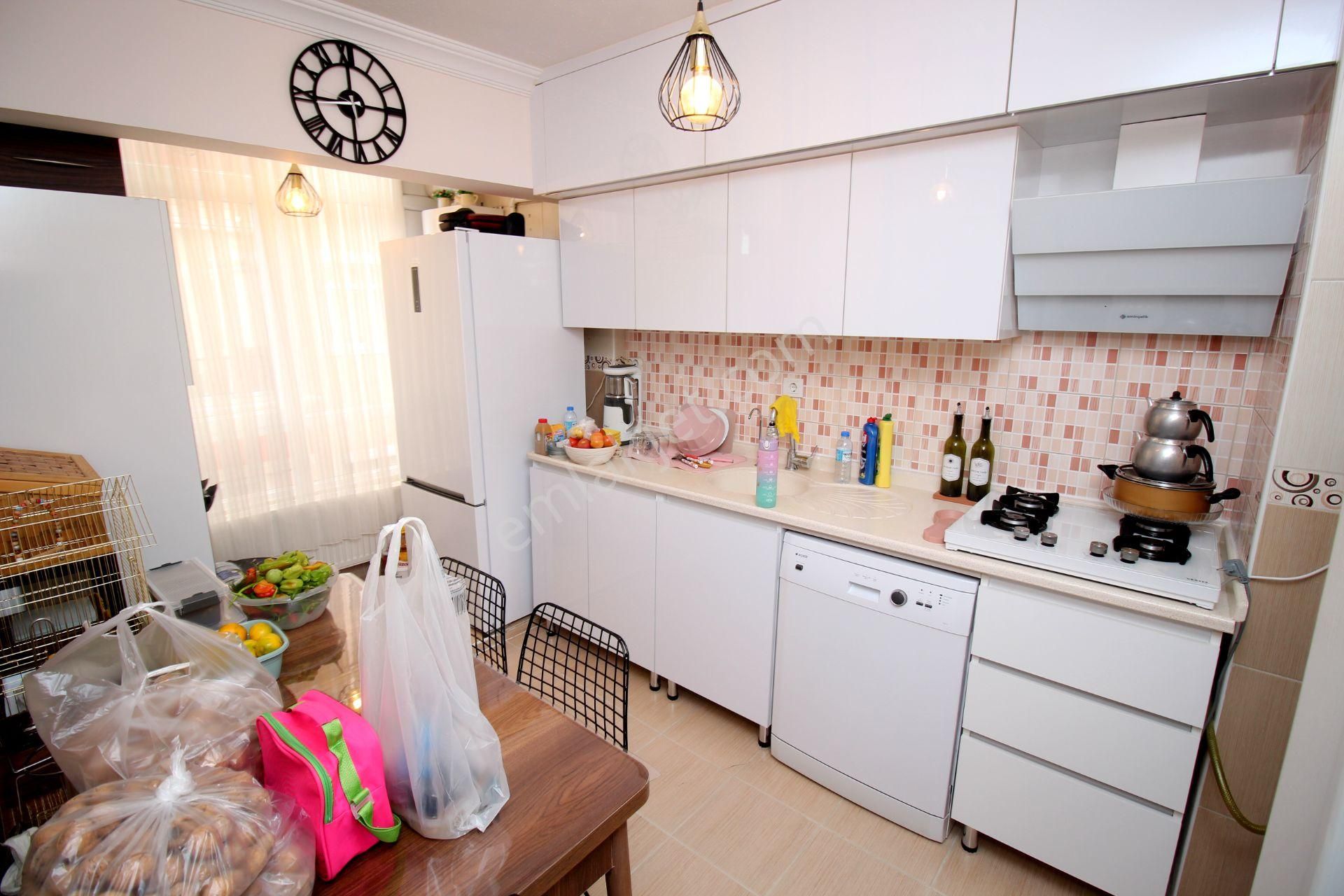 Emre Emlaktan Selçuklu Mahallesinde Yapılı Masrafsız 3+1 Satılık Daire - Görsel 3