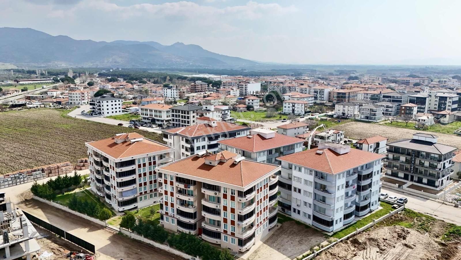 Altınova'da Site İçerisinde Kısmen Eşyalı 1+1 Satılık Daire - Görsel 9