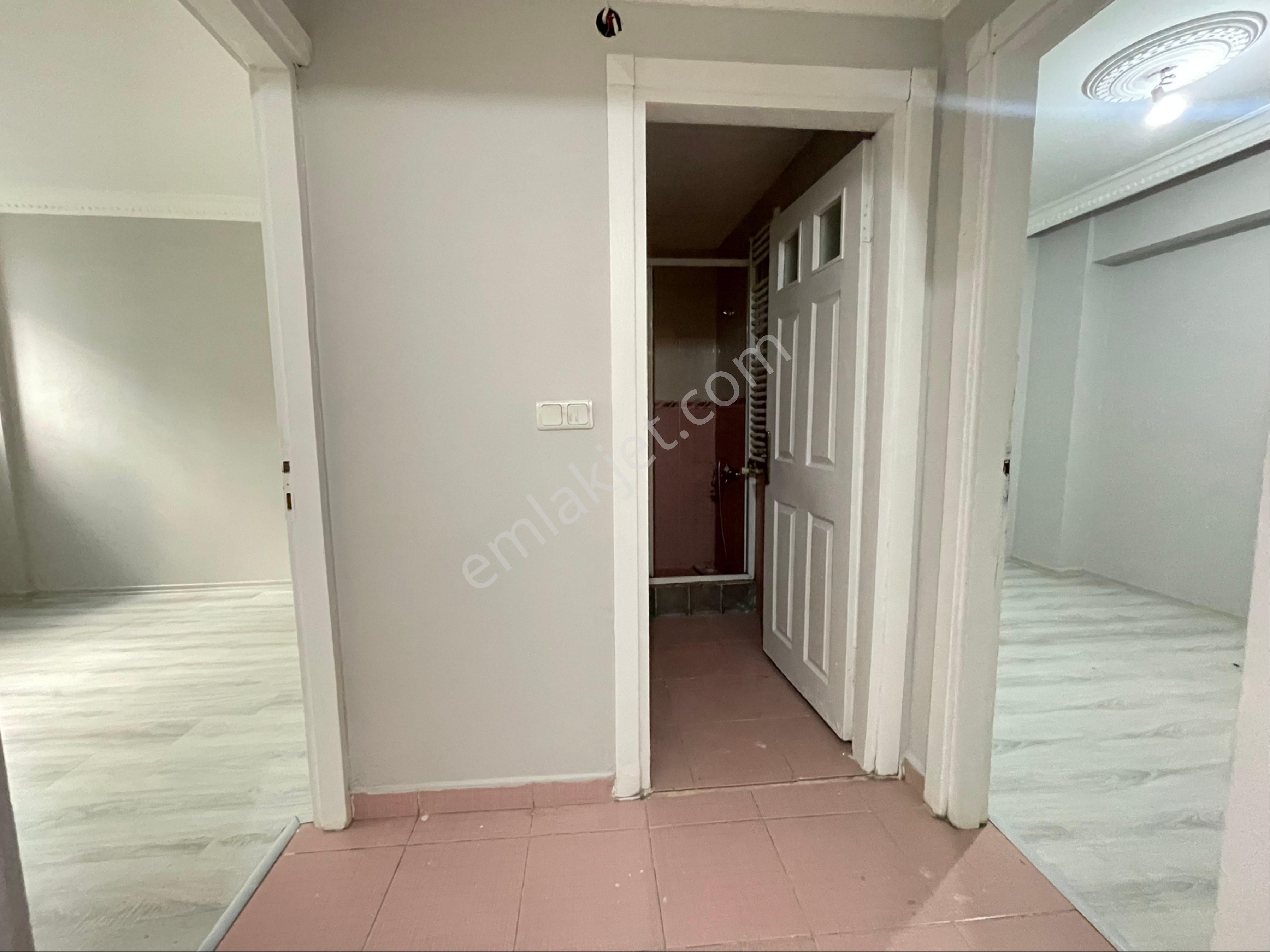 Fatih Fevzipaşa Cad. Yakın 2010 Yapımı 2+1 - Görsel 16